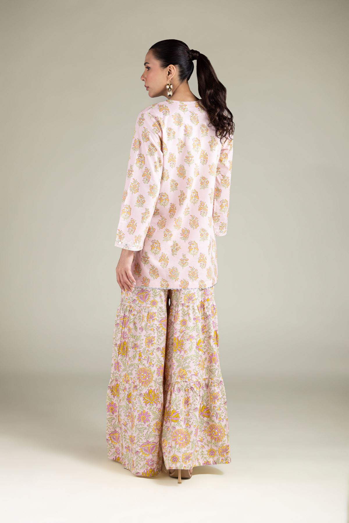 Embroidered Cotton Viscose Floral V-neck Kurta - 25-00-X2-08TB-VG