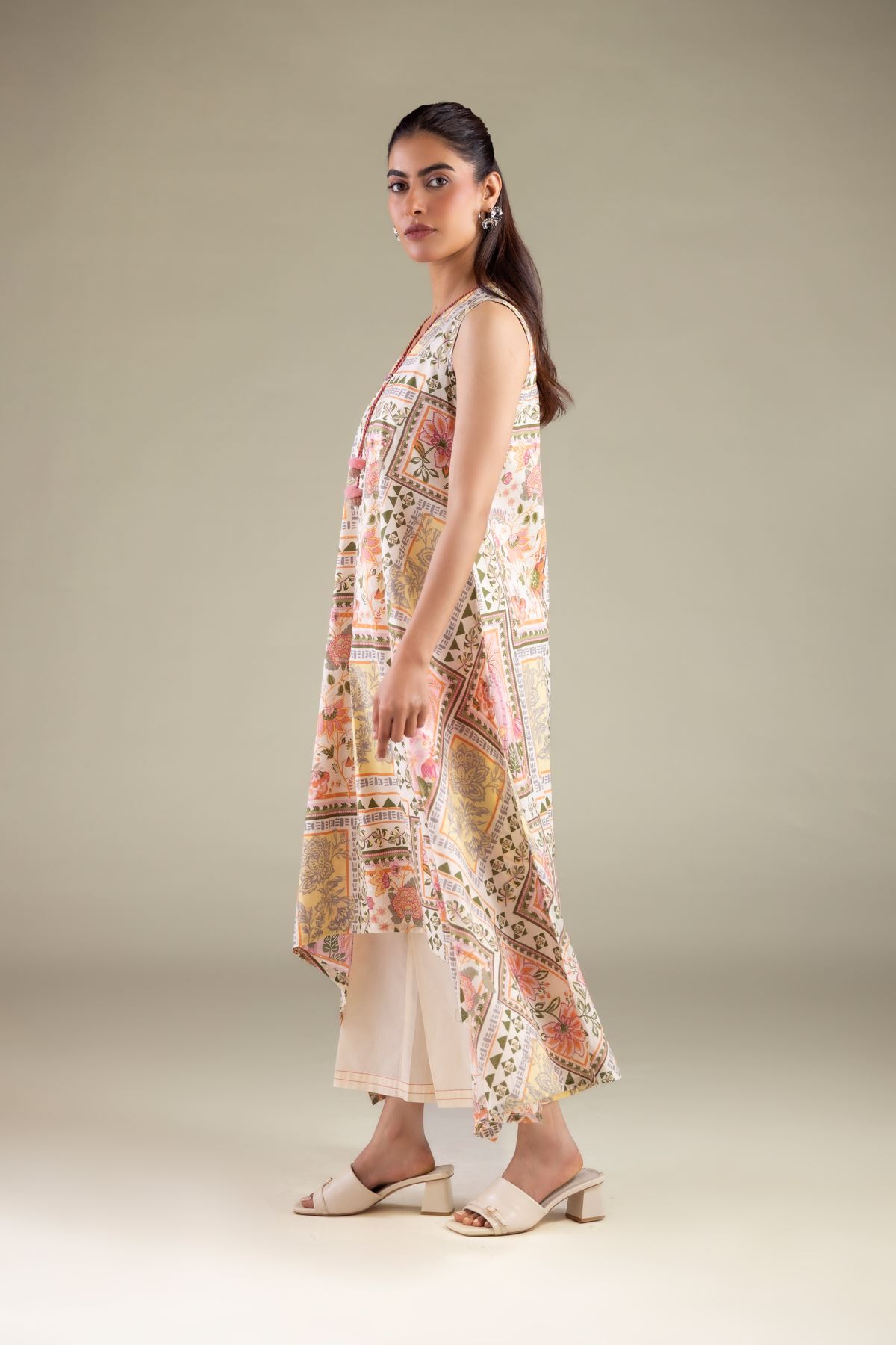 Printed Cambric Sleeveless Longline Kurta - 1-26-143-A-G-VG