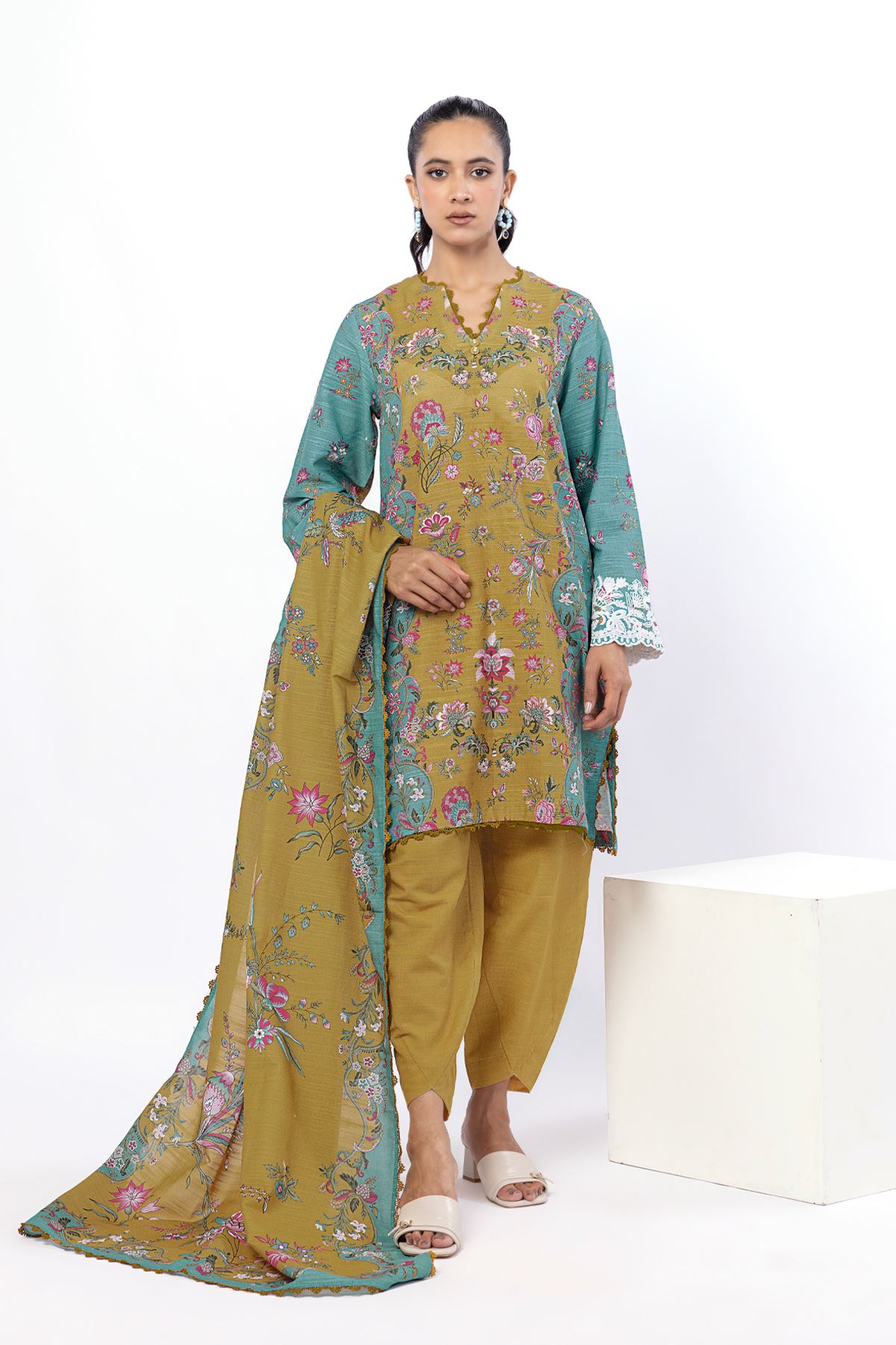 Embroidered Light Khaddar Tailored 3 Piece - 1001908788