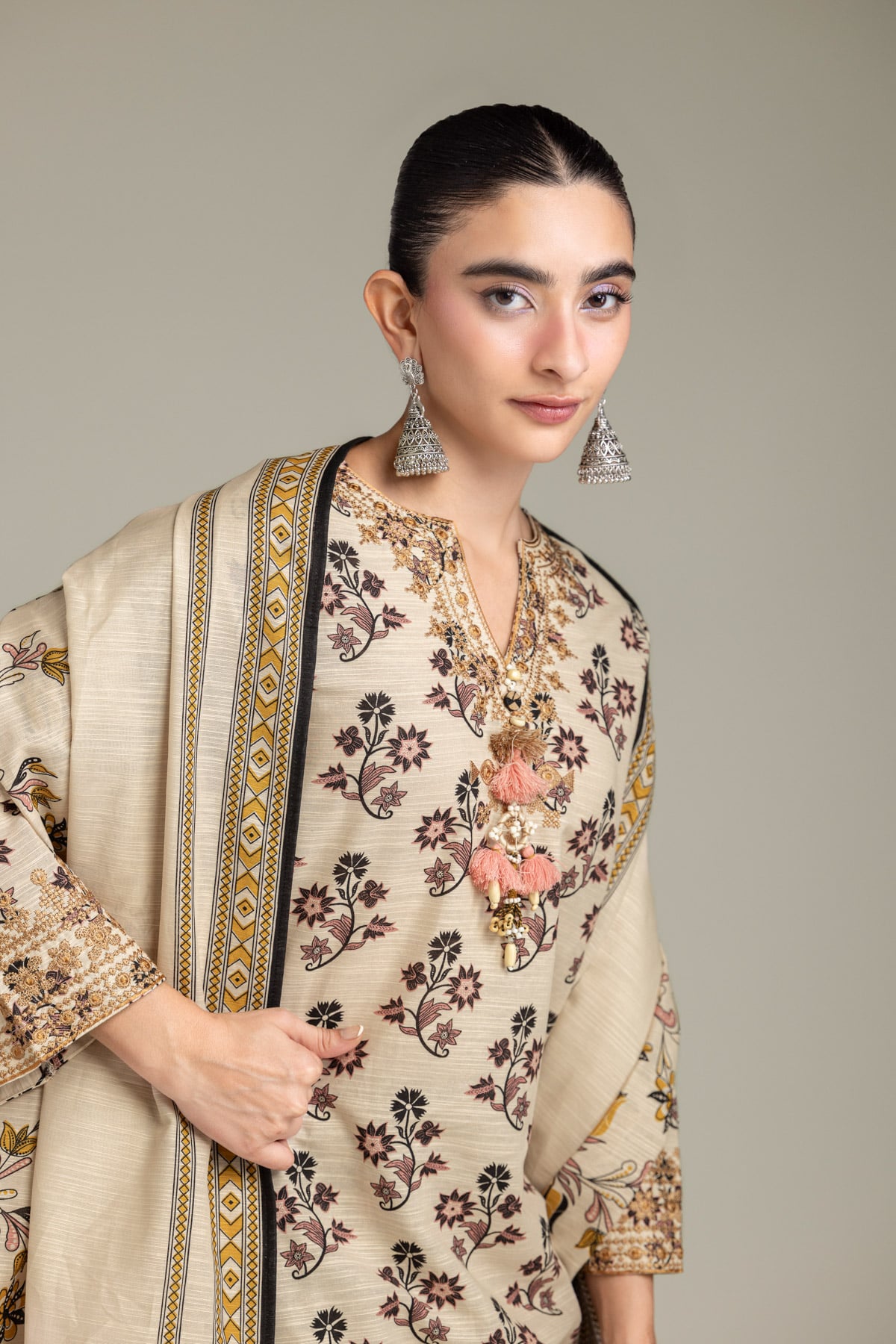 Embroidered Light Khaddar Fabrics 3 Piece - 2-26-202-A-D-VG