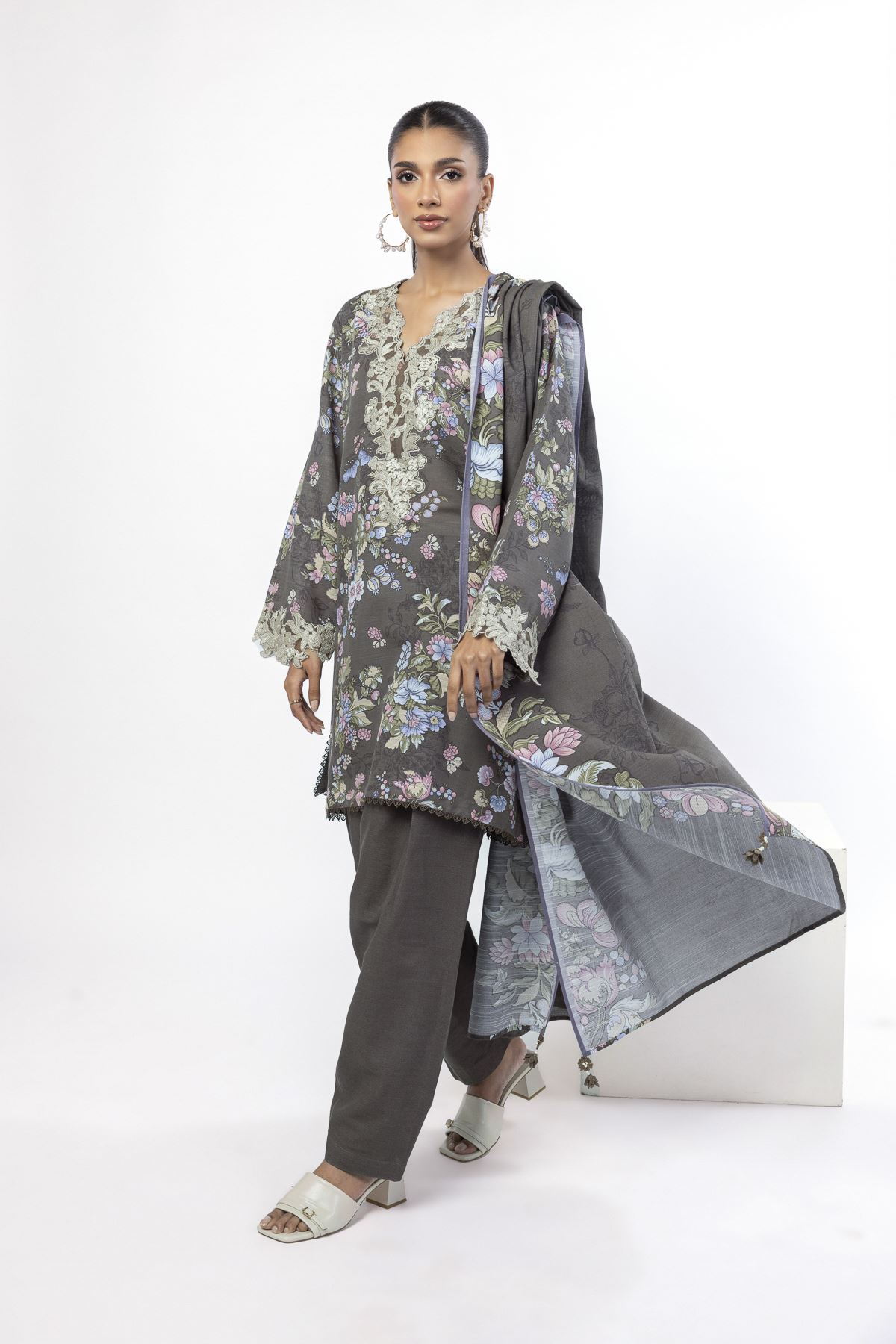 Embroidered Slub Cotton Fabrics 3 Piece - KW33B-VG