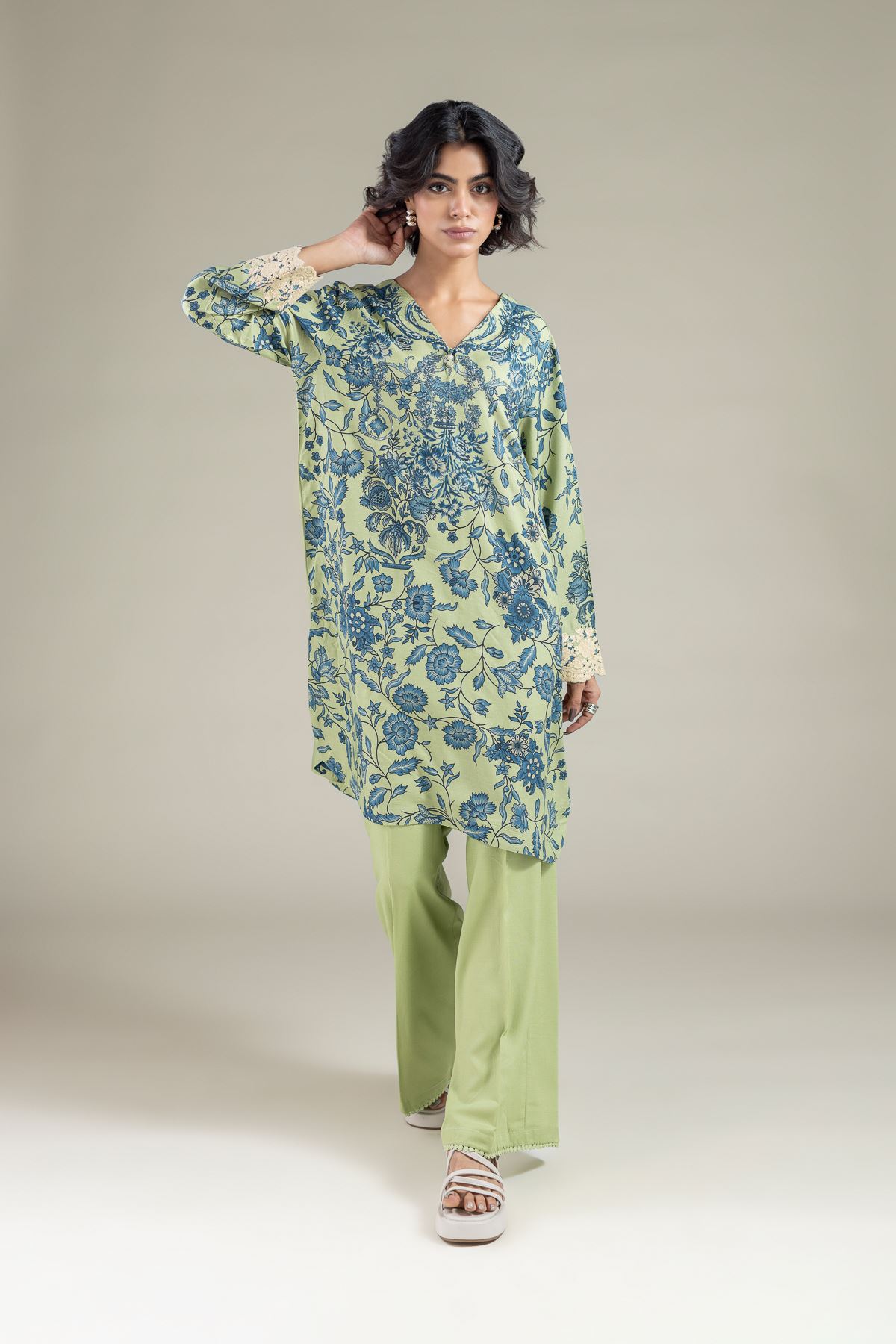 Embroidered Raw Silk Kurta - 25-10-11E6-01TA-VG