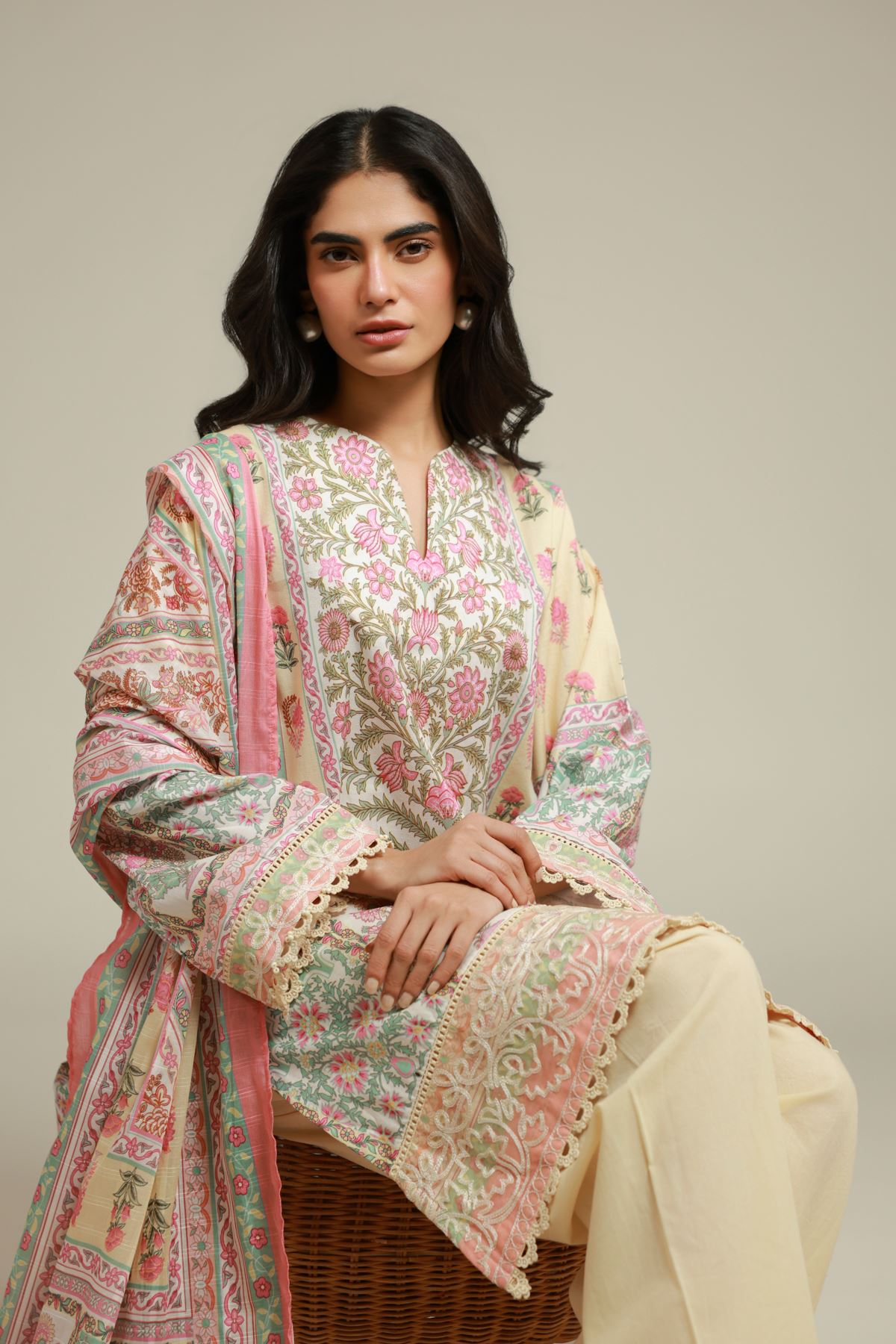 Embroidered Textured Lawn 3-Piece Tailored Lawn - T-A22-26-123FF2-VG