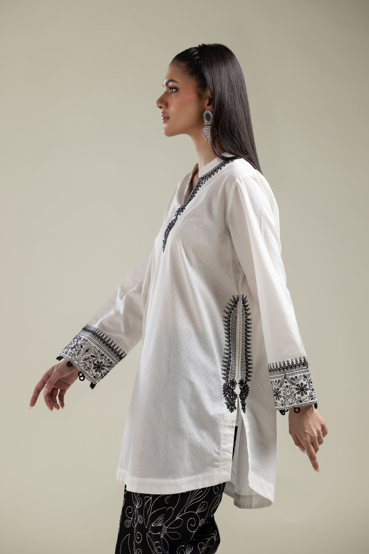 Embroidered Cotton Dobby White Cotton Kurta - 2-26-109-A-H-VG