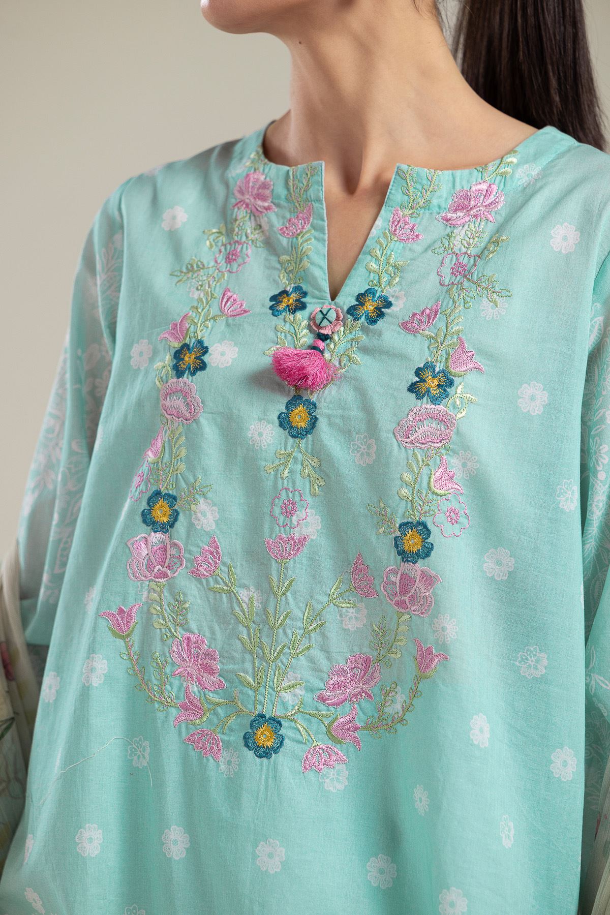Embroidered Cambric Floral Tailored 3-piece - T-A33-26-112FD1-VG