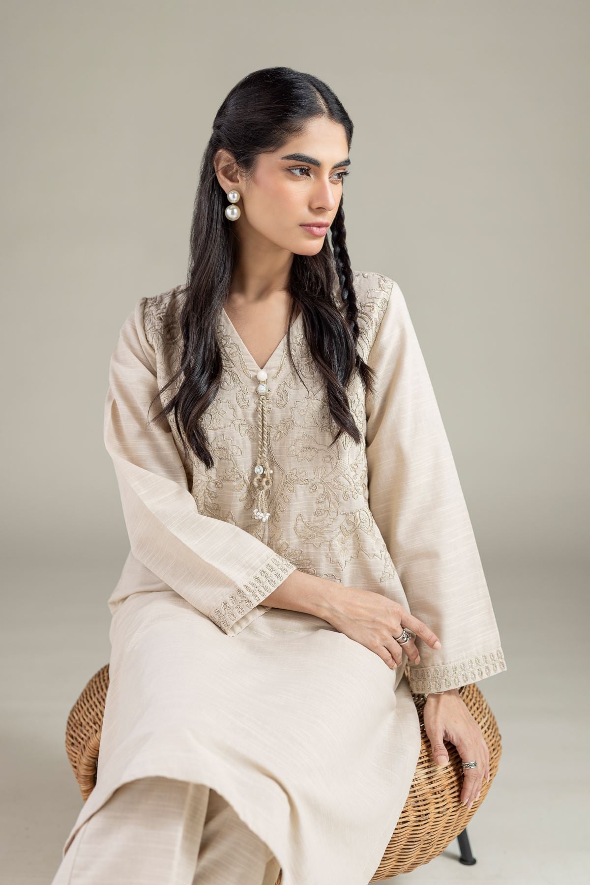 Embroidered Khaddar Kurta - 25-10-10S6-05TA-VG