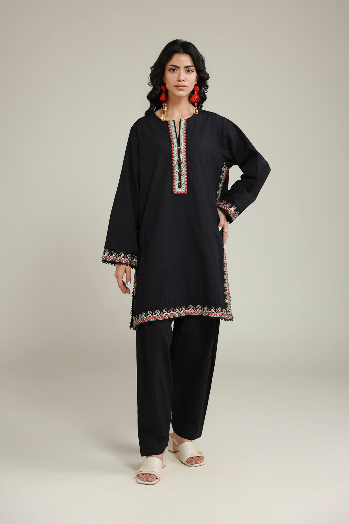 Embroidered Dobby Black Tailored Set - 1-26-204-A-H1-VG
