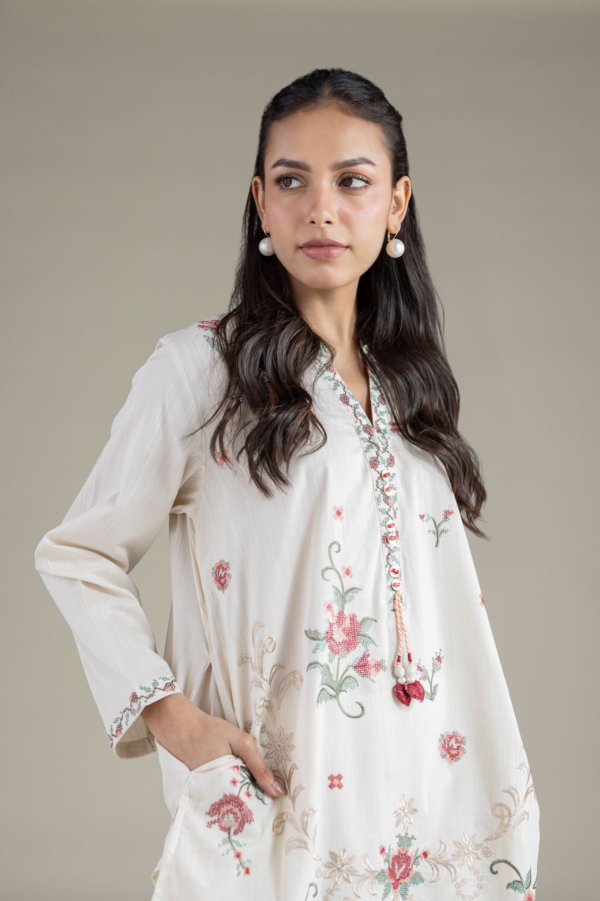 Embroidered Textured Cambric Floral V-Neck Kurta - 25-00-X2-05TA-VG