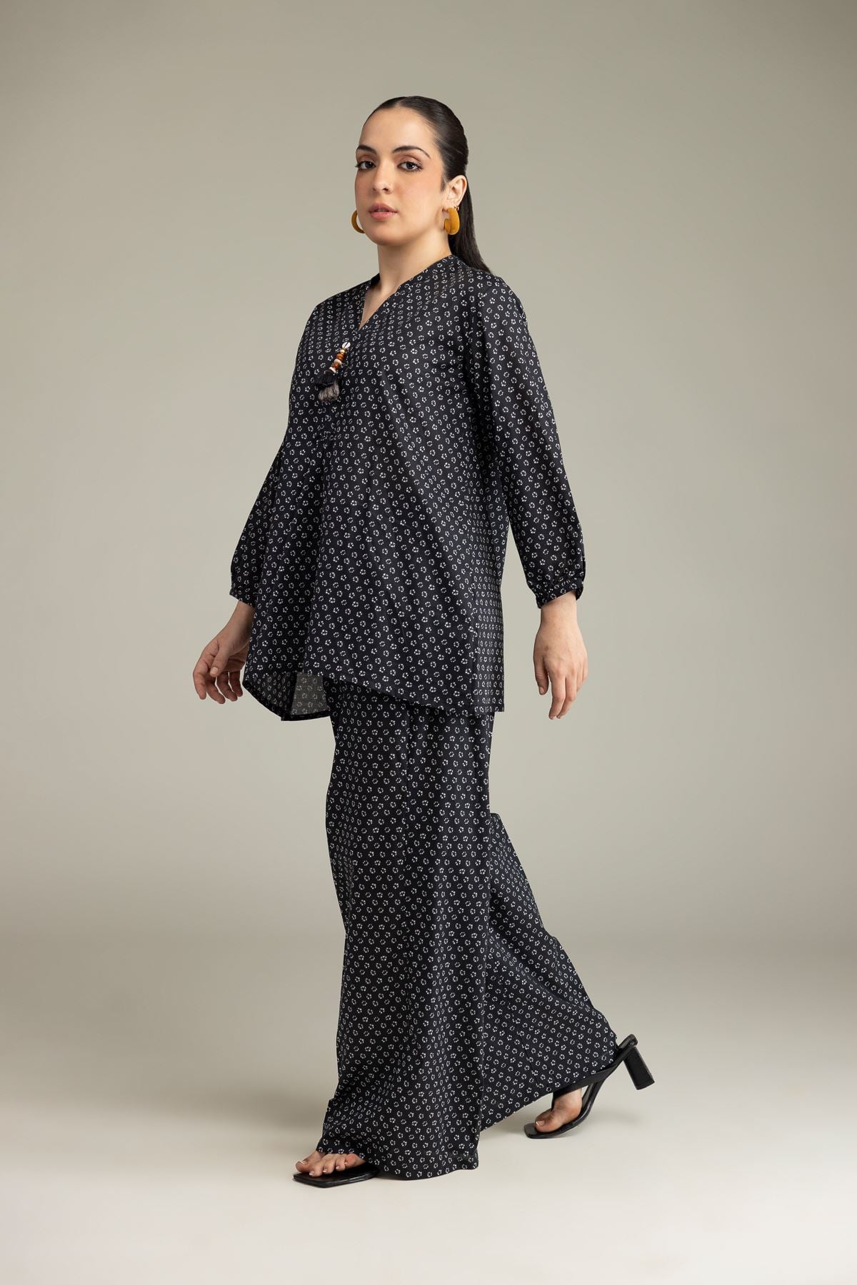 Printed Viscose Crepe Black Viscose Trousers - 6-26-203-A-D2-VG