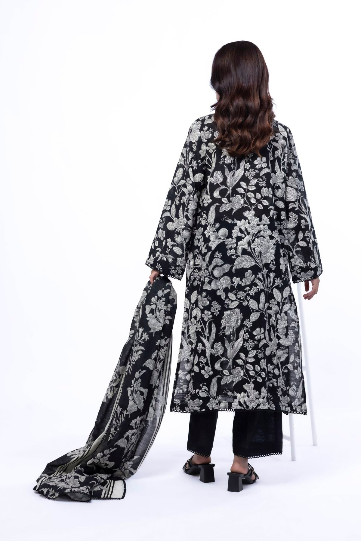 Printed Light Khaddar Fabrics 3 Piece - LKN72B-VG