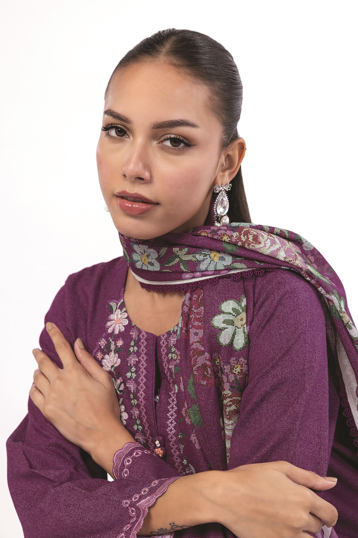 Embroidered Karandi Fabrics 3 Piece - MT23A-VG