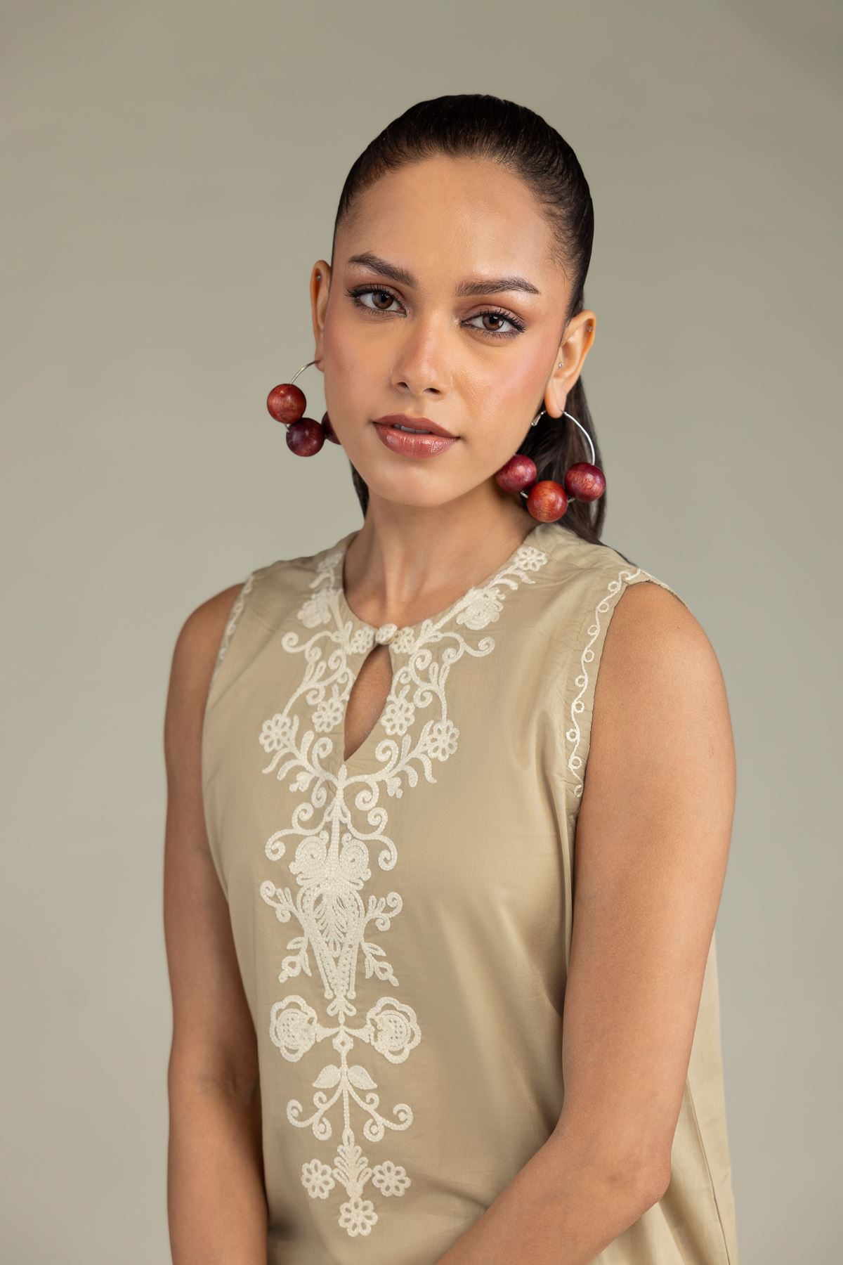 Embroidered Cambric Beige Sleeveless Kurta - 2-26-304-B-D1-VG