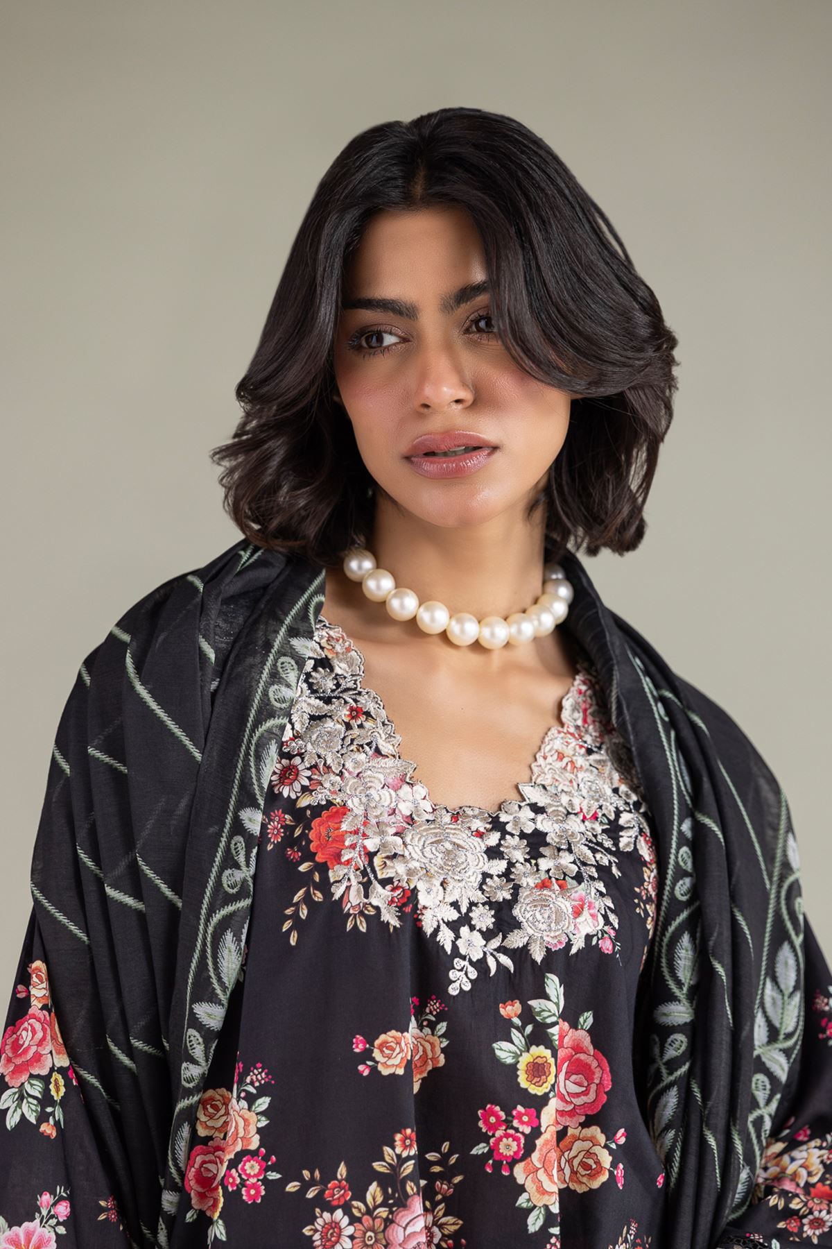 Embroidered Cambric Tailored Floral 3-Piece - T-A11-26-118FI2-VG