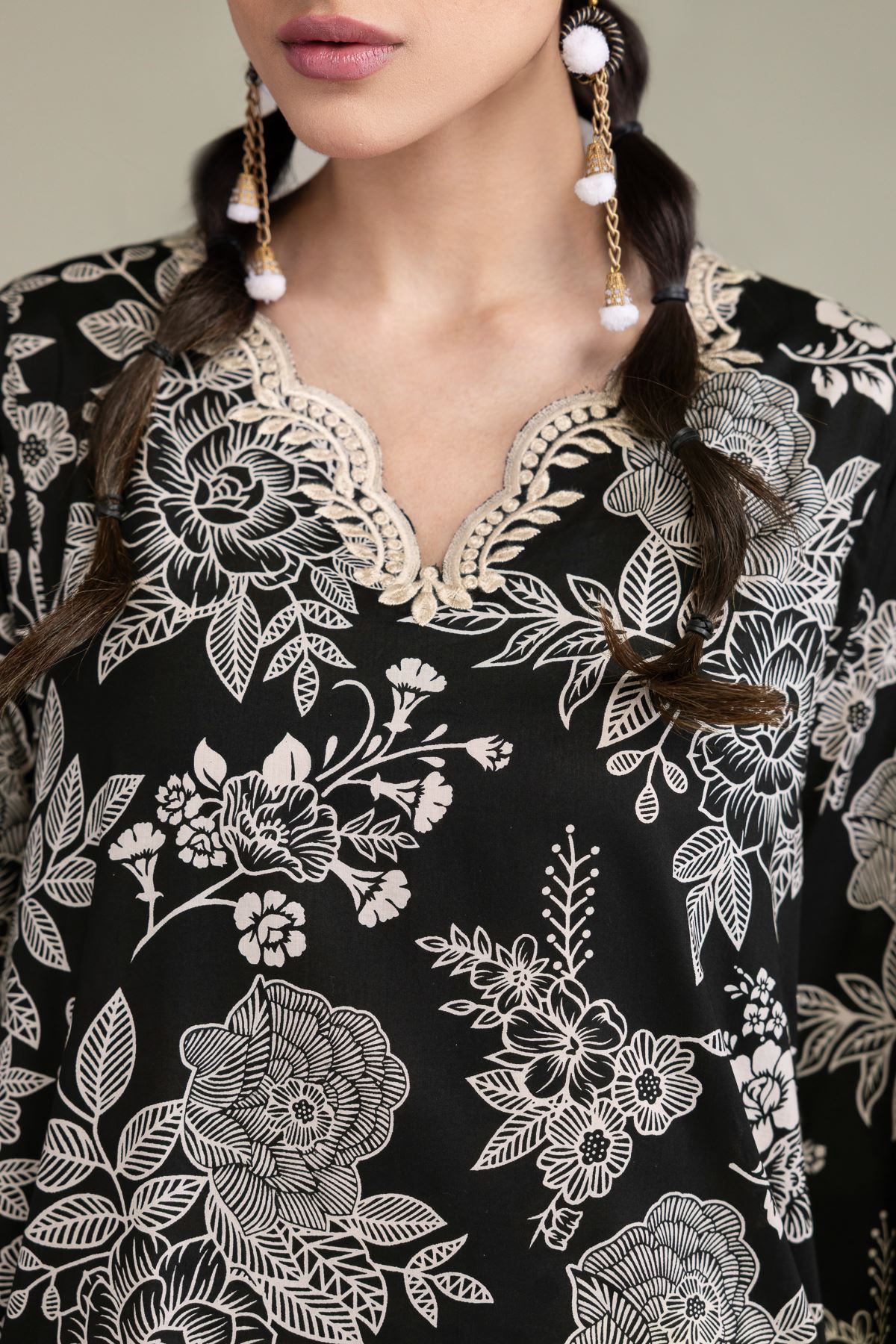 Embroidered Cambric Black Floral Kurta - 2-26-212-A-H1-VG