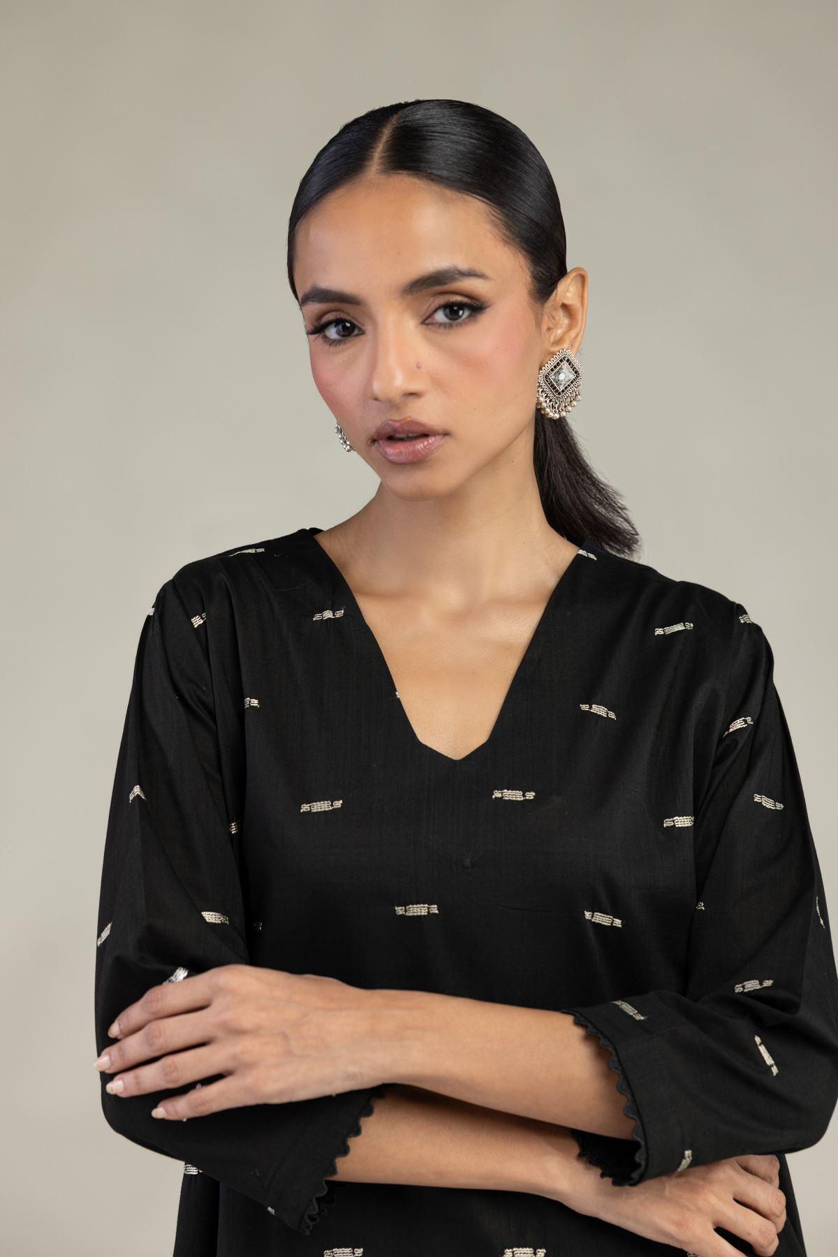 Textured Cotton Embroidered Black V-Neck Kurta - 1-26-226-A-I1-VG