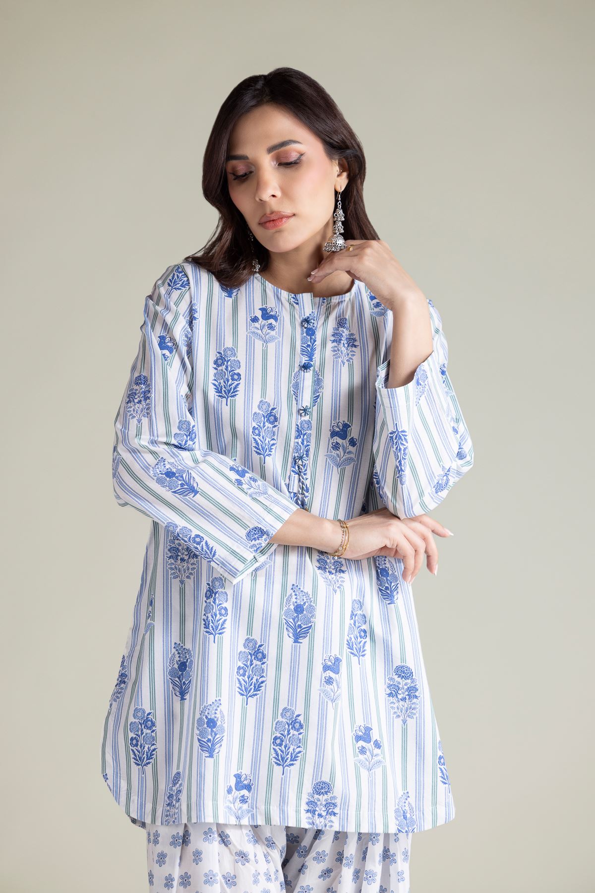 Embroidered Cambric Floral Cambric Kurta - 1-26-139-A-B-VG