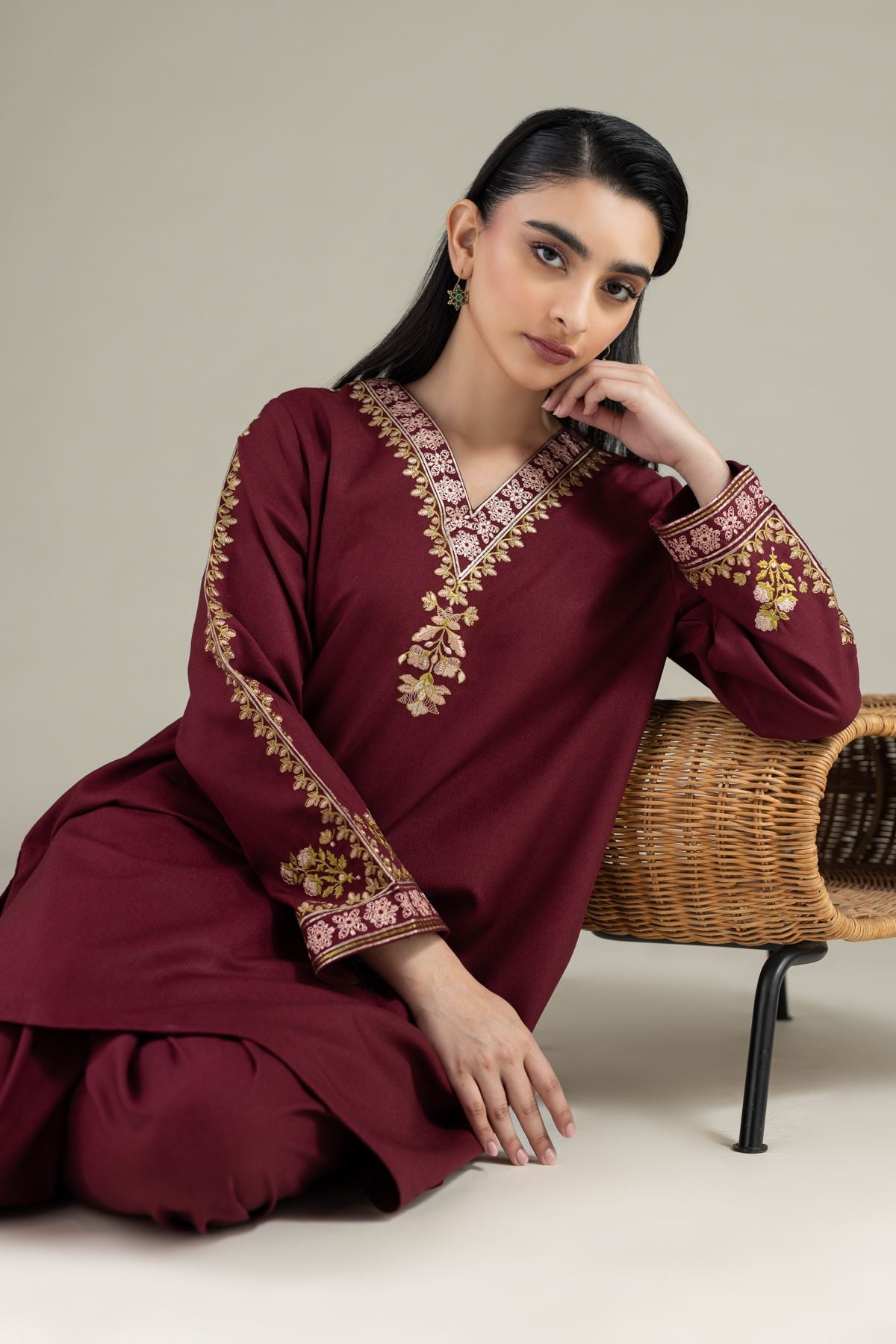 Embroidered Heavy Blended Viscose Kurta - 25-10-12E5-09TA-VG