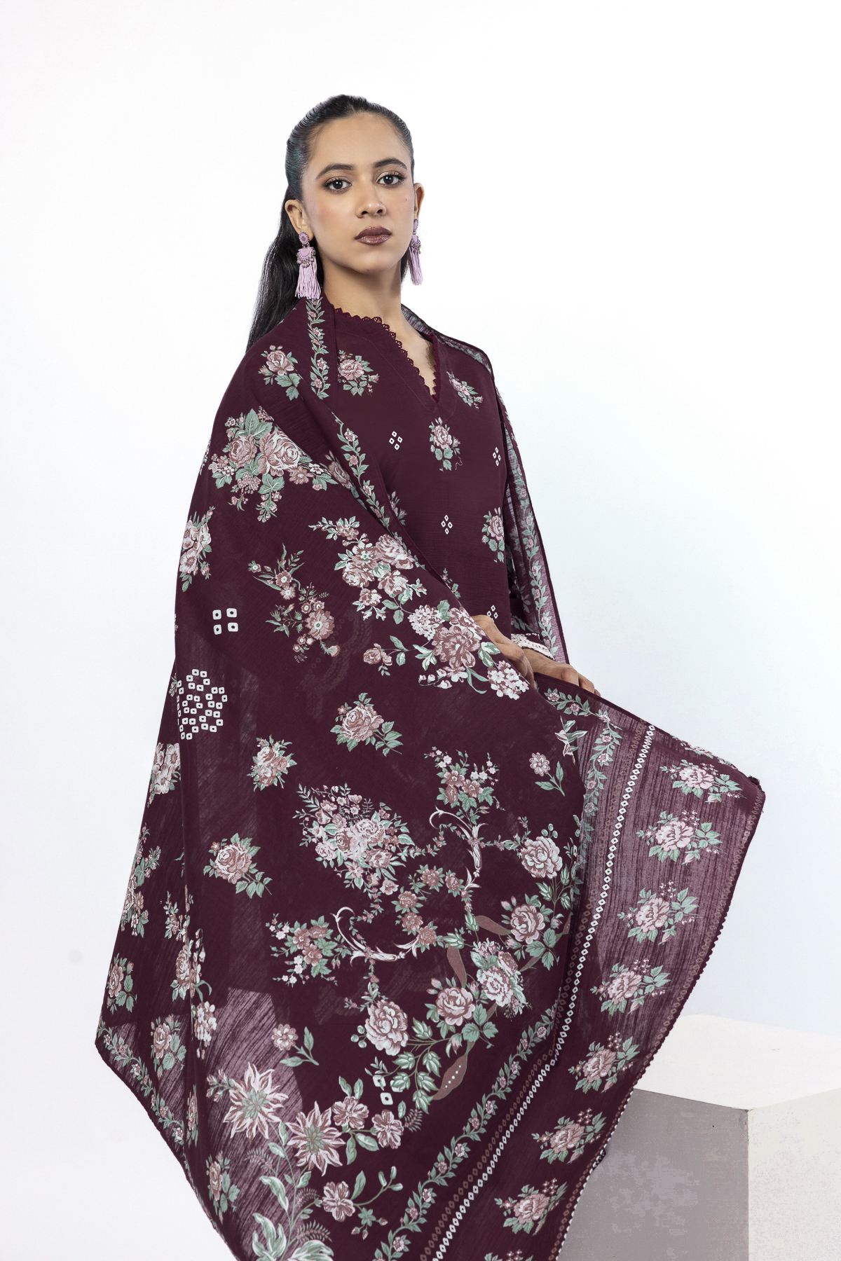 Embroidered Light Khaddar Tailored 3 Piece - 25-04E48-07TA-VG