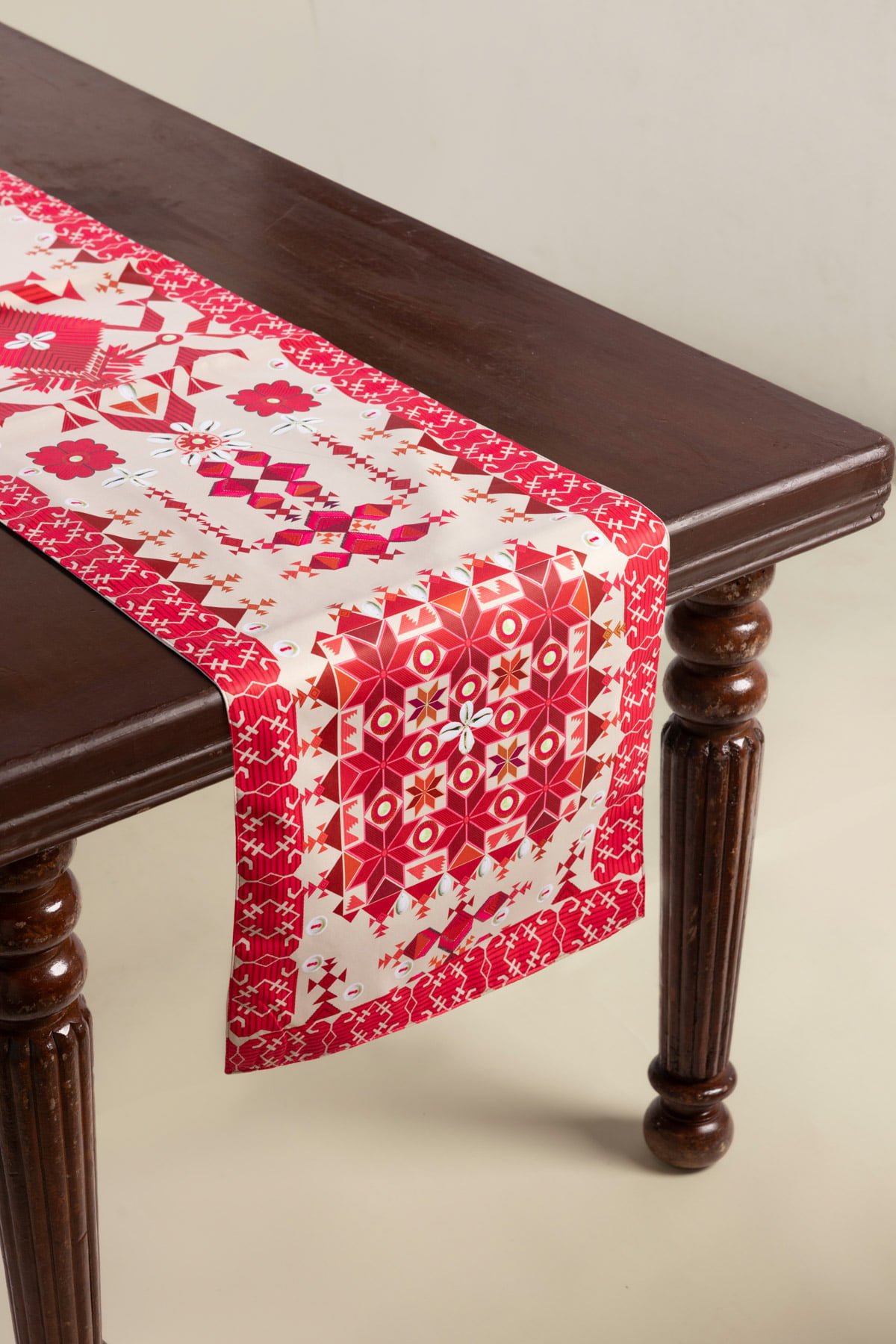 Printed Poly Sateen 16x84in Table Runner - 2-26-202-A-D-VG