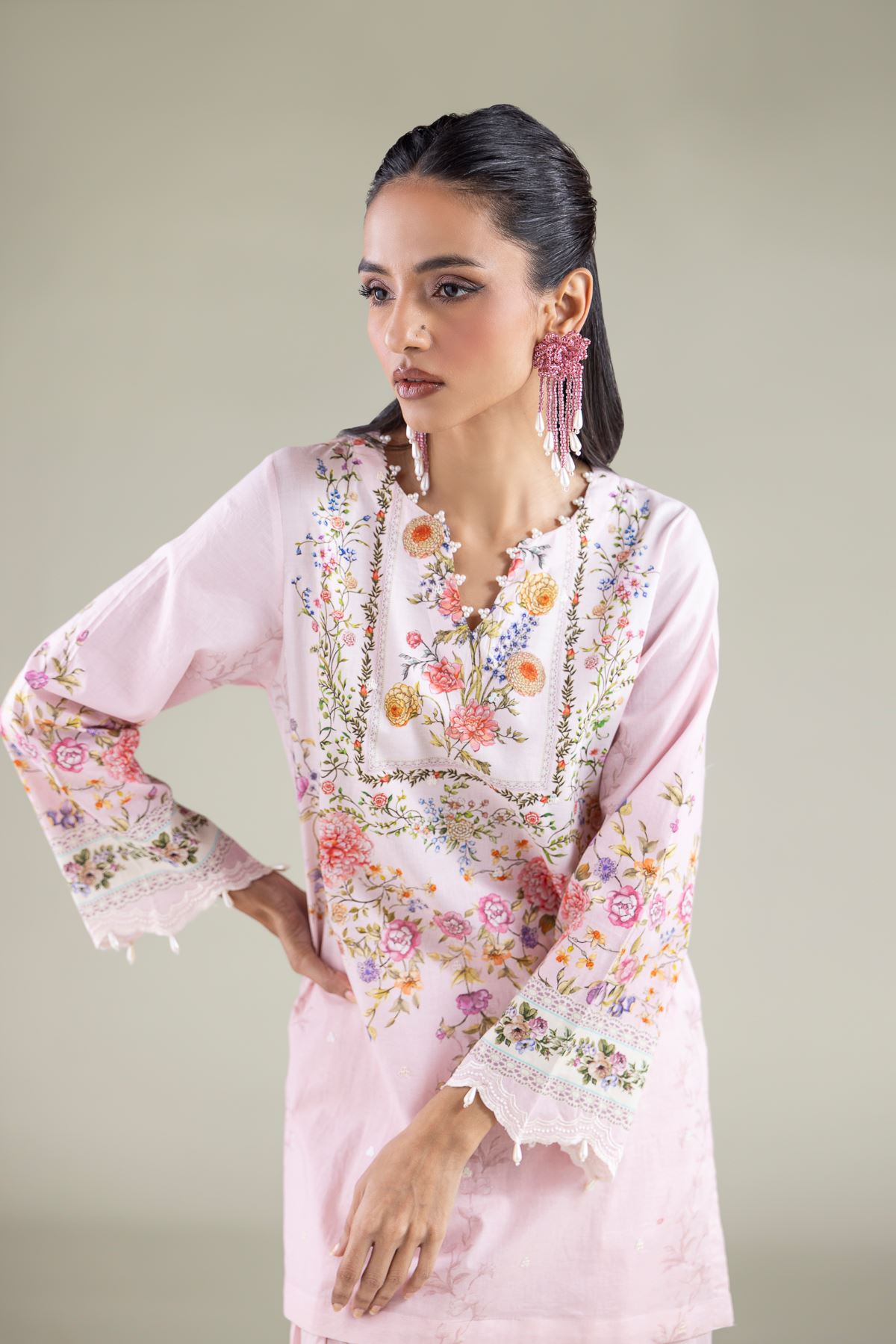 Embroidered Cambric Floral Threadwork Kurta - 1-26-130-A-B-VG
