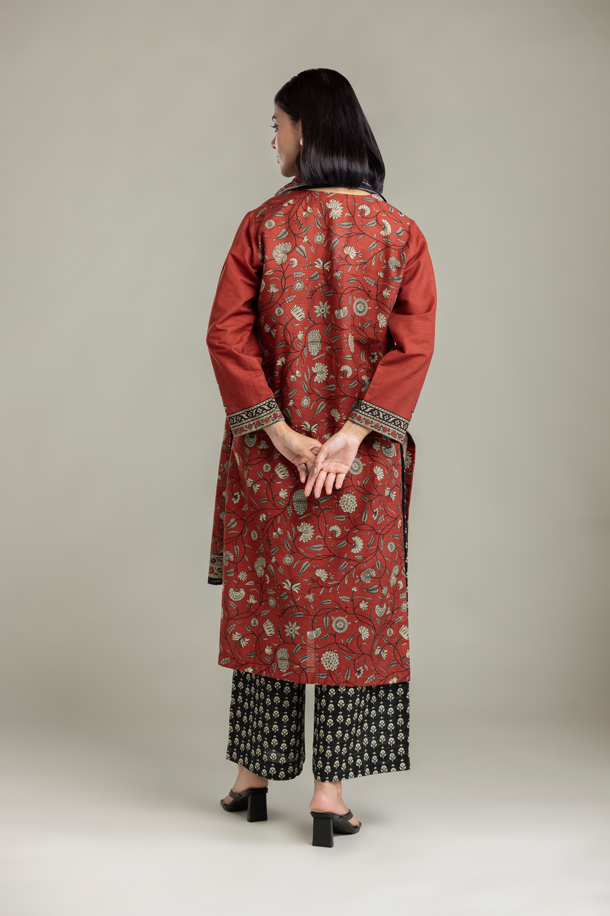 Printed Light Khaddar Tailored 3-Piece Set - 1-26-226-A-A2-VG