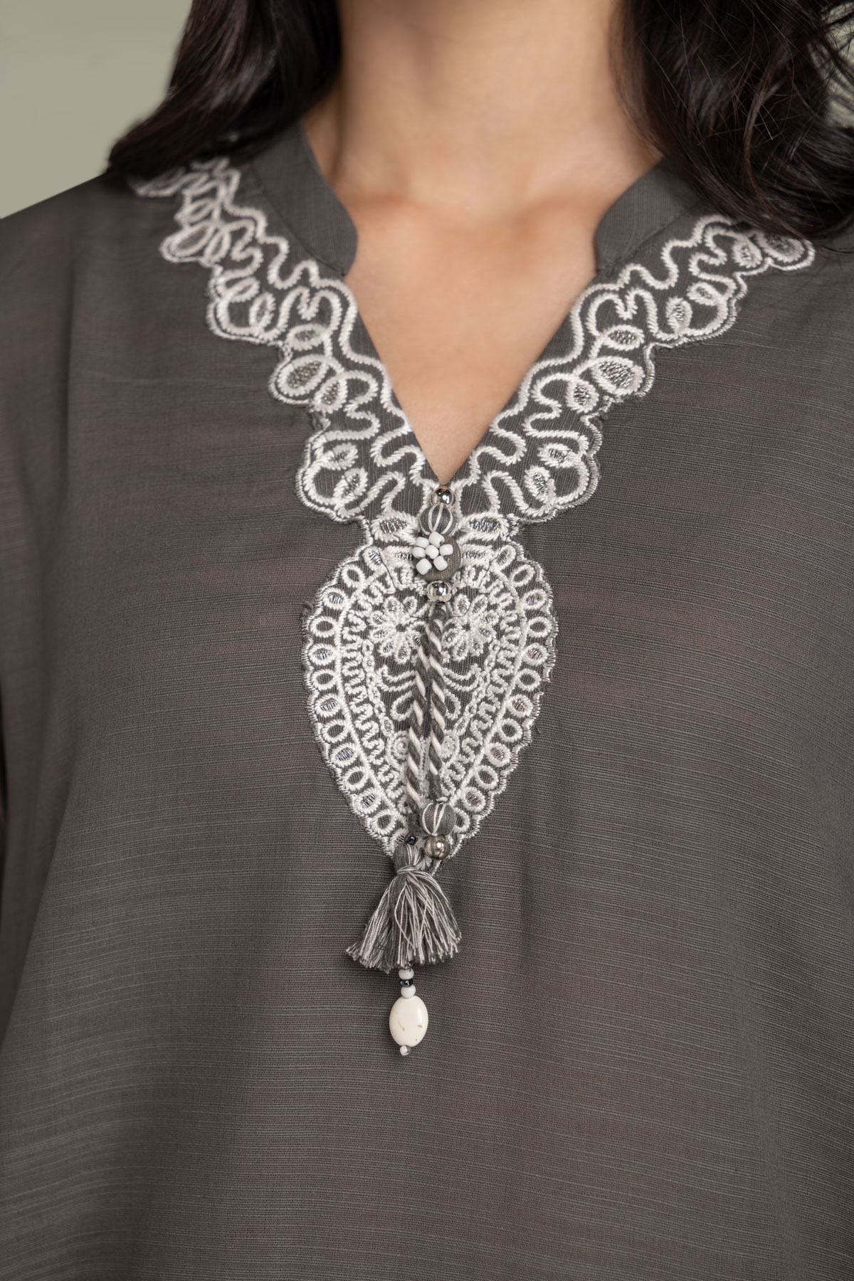Embroidered Light Khaddar Kurta - 2-26-202-A-D-VG