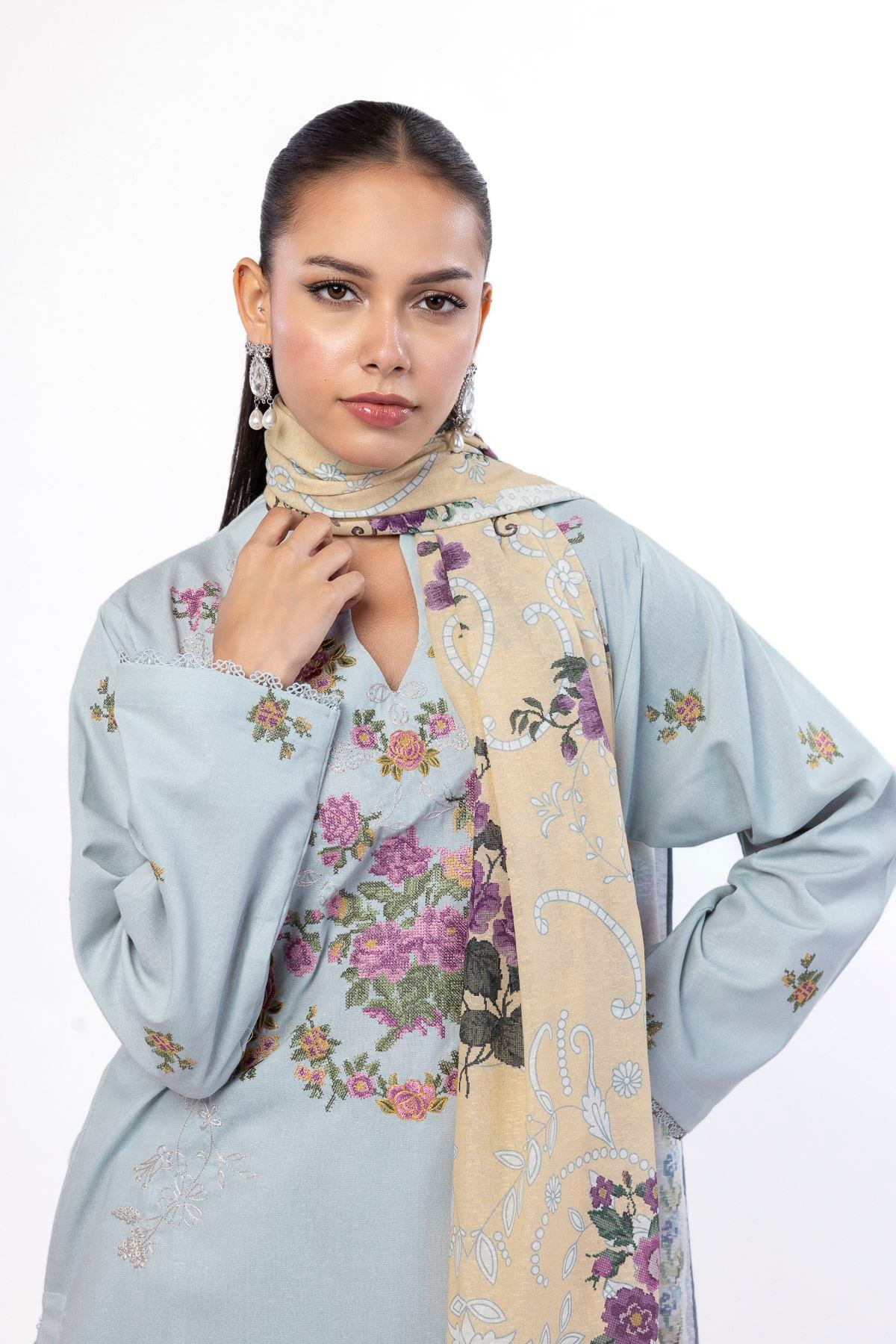 Embroidered Karandi Fabrics 3 Piece - MT23A-VG