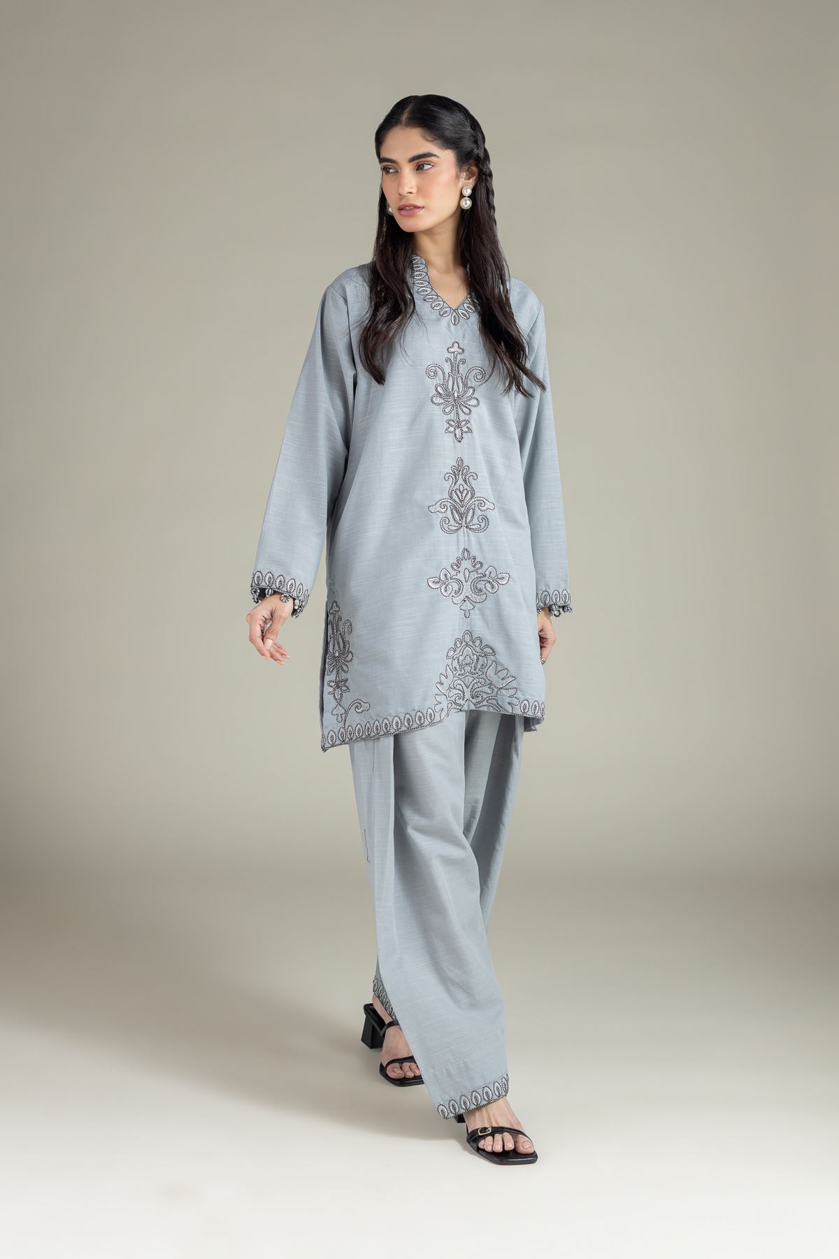 Embroidered Khaddar Kurta - 25-10-12E1-04TA-VG