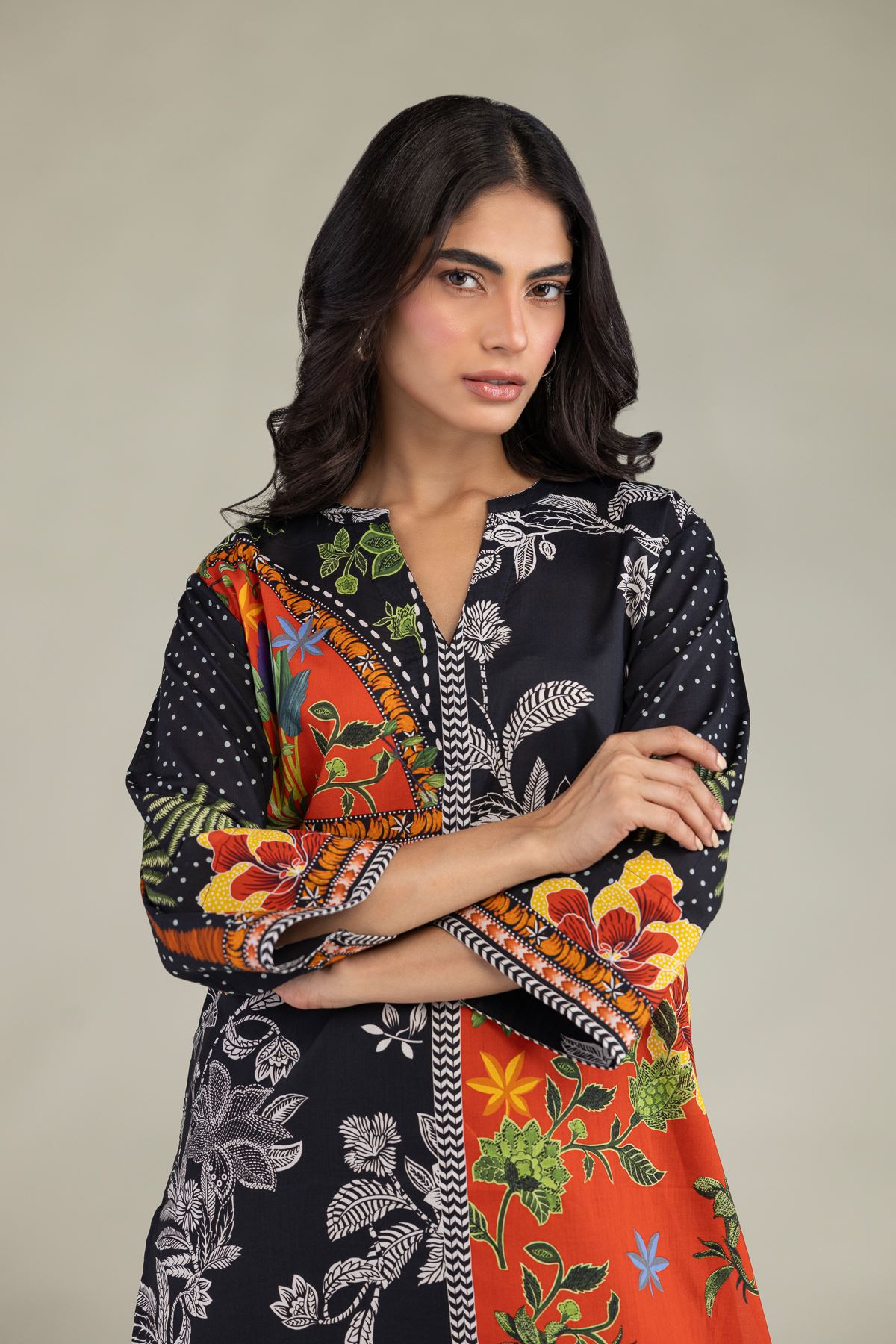 Printed Cambric V-Neck Floral Blouse - 3-26-201-A-A1-VG
