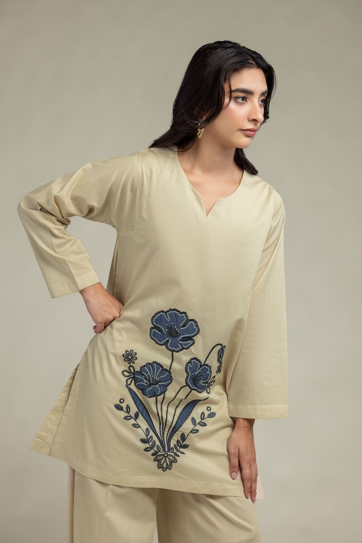 Cambric Cambric V-Neck Kurta - 1-26-301-B-I1-VG