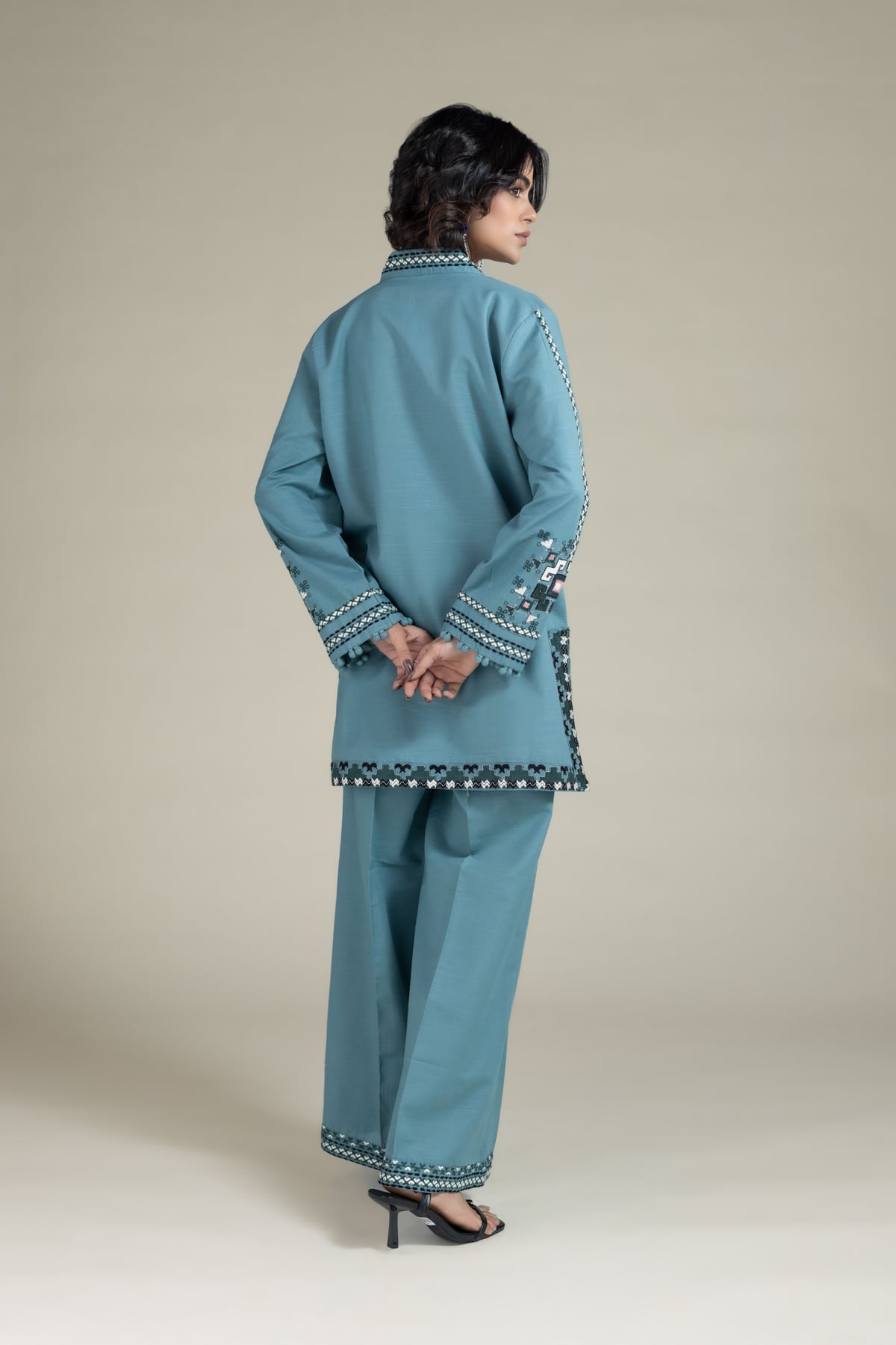 Embroidered Khaddar Kurta - 25-10-10S4-02TA-VG
