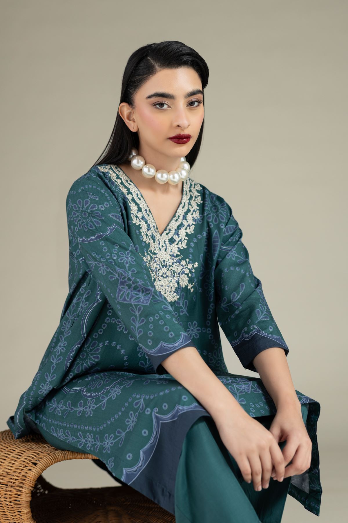 Embroidered Raw Silk Kurta - 25-10-10S6-03TA-VG