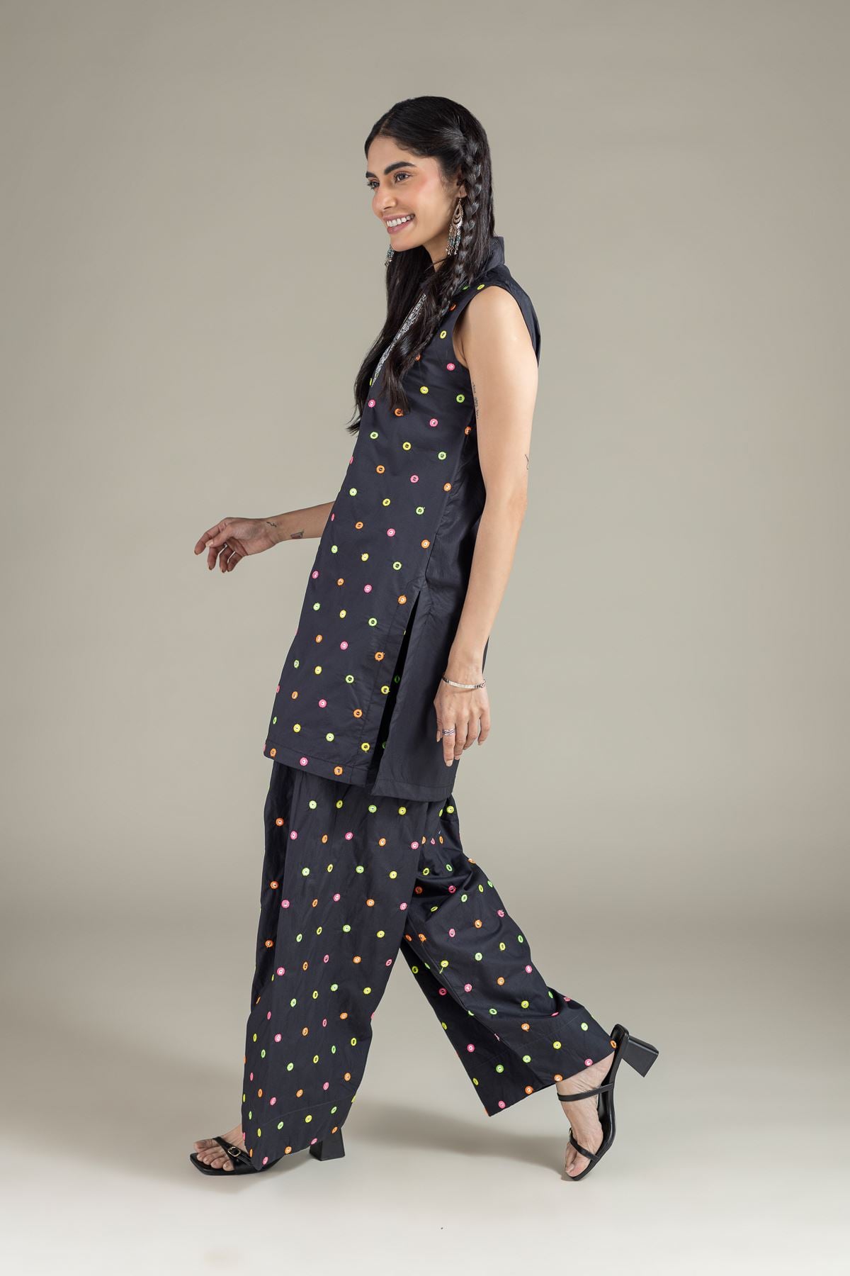 Embroidered Poplin Kurta - 25-10-12E6-03TA-VG