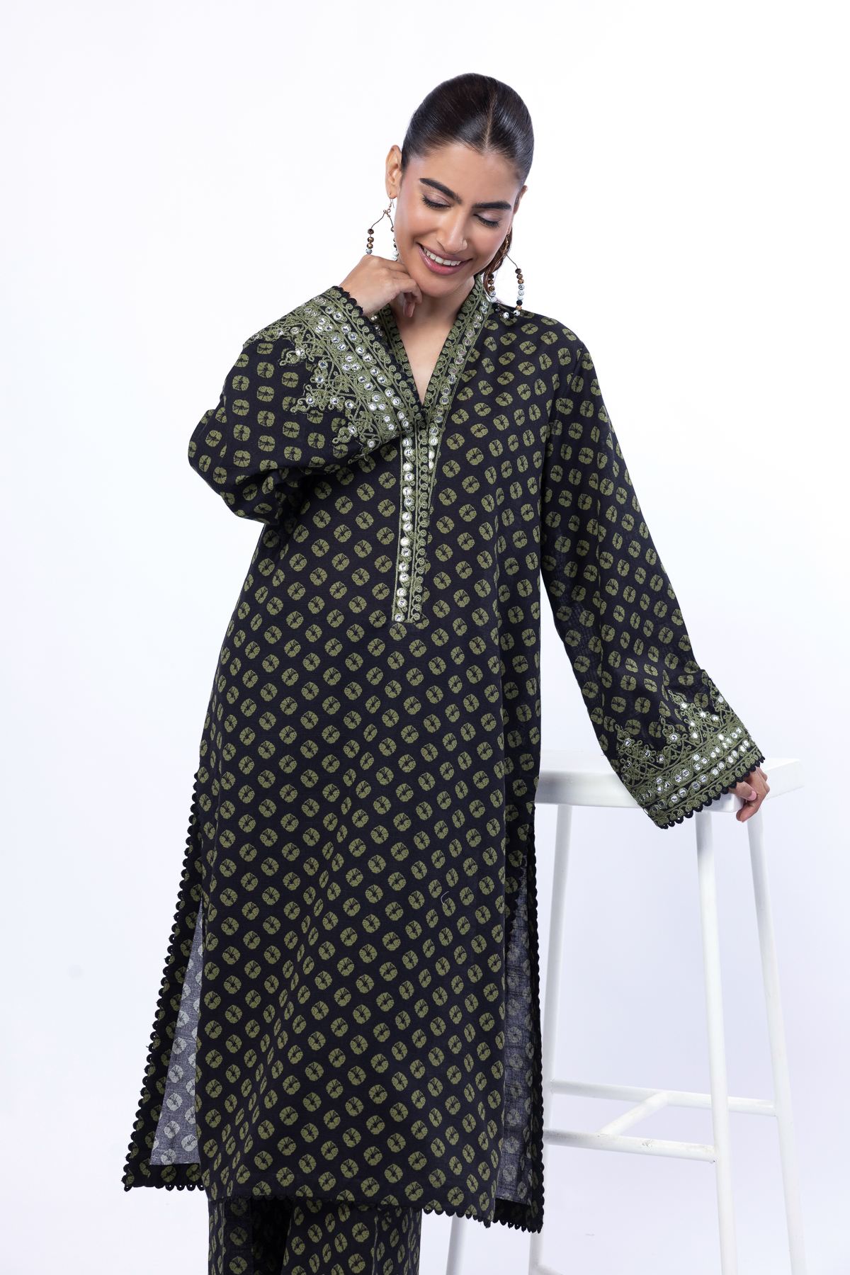 Embroidered Khaddar Fabrics 2 Piece | Top and Bottom - CHD13YA-VG