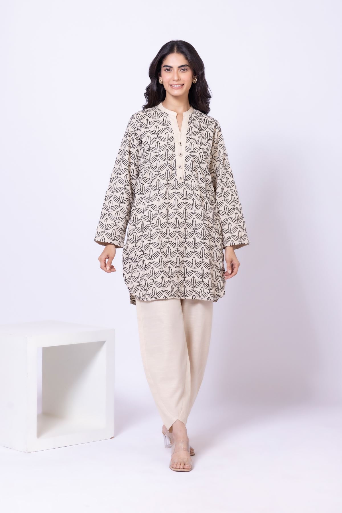 Embroidered Khaddar Kurta - 25-10-11E8-11TB-VG