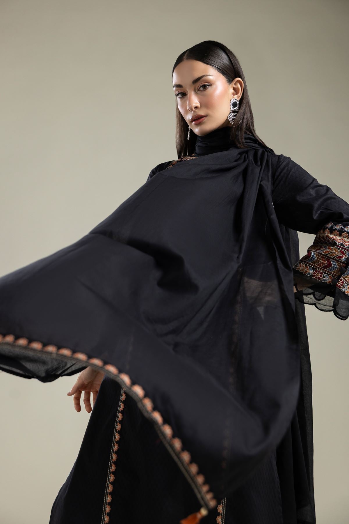 Embroidered Lawn Black Lawn Dupatta - 25-09-10E4-10TA-VG