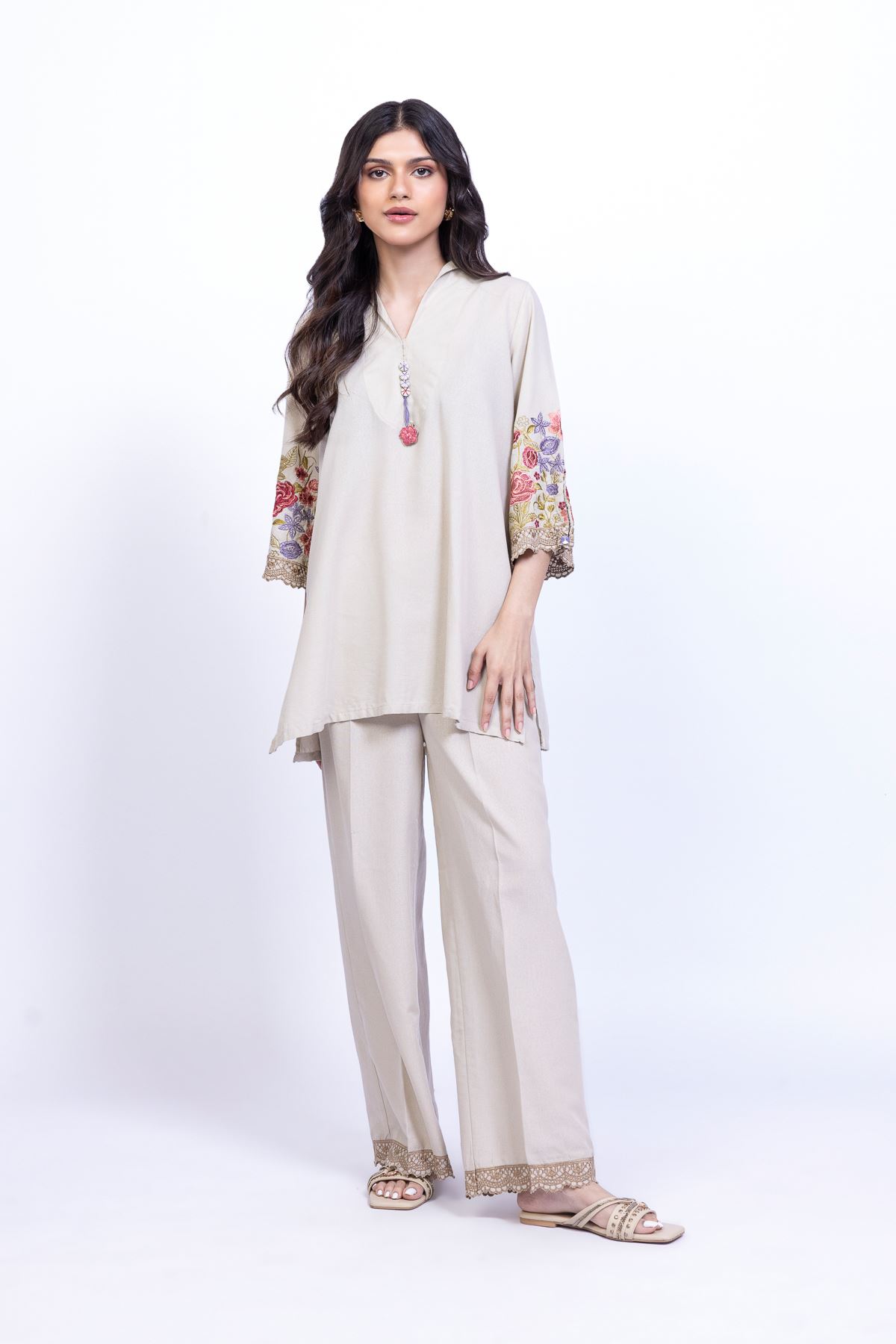 Embroidered Karandi Pants - 25-09-11E2-12TA-VG