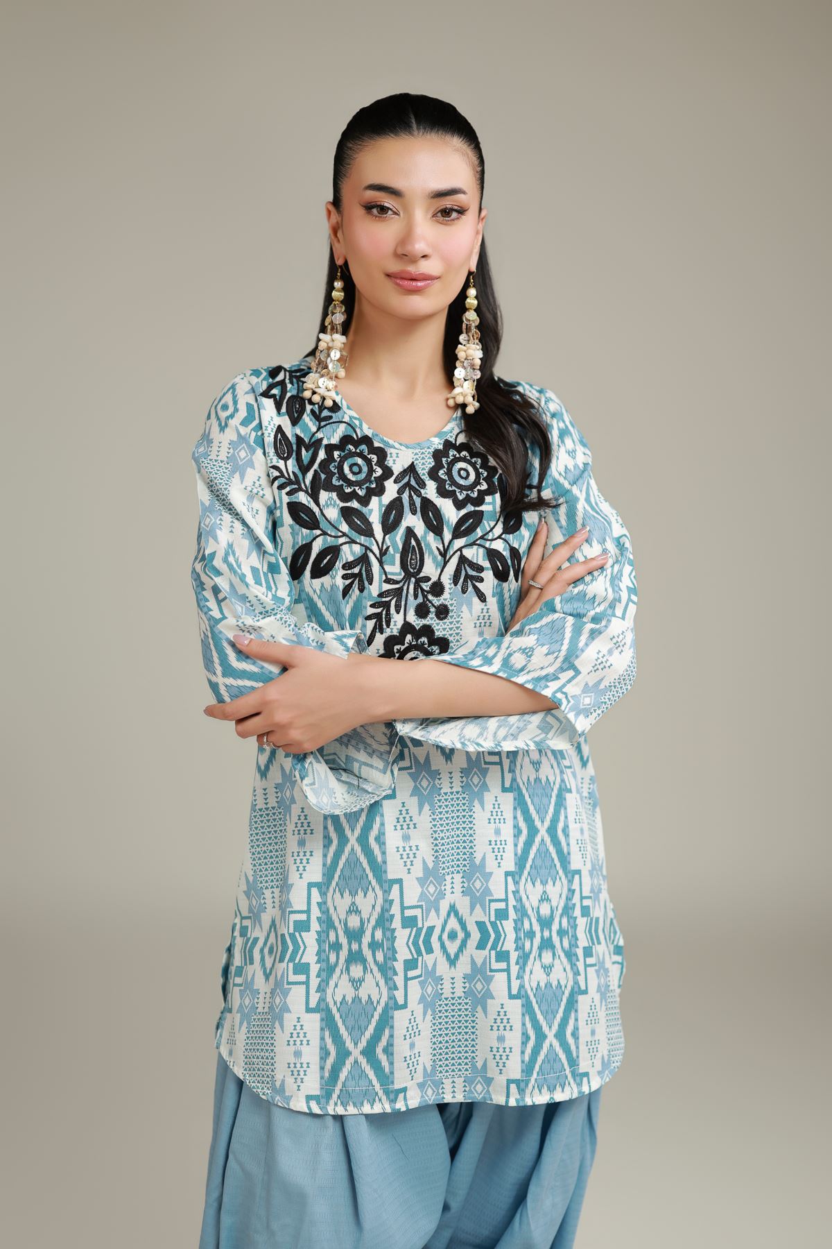 Embroidered Cotton Dobby Geometric V-Neck Kurta - R-SB25056A-VG