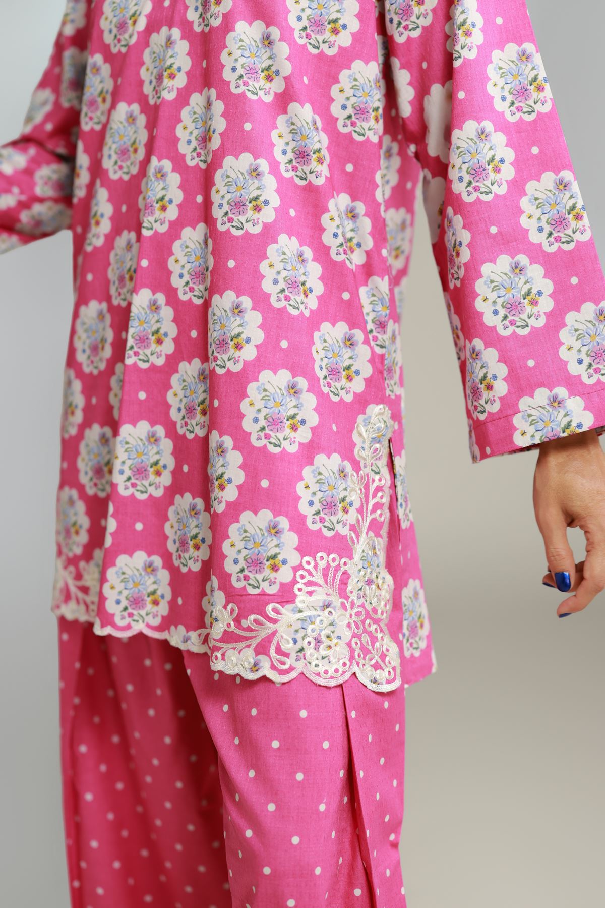 Embroidered Cotton Dobby Floral Pink Kurta - 26-02-1E13-02TA-VG