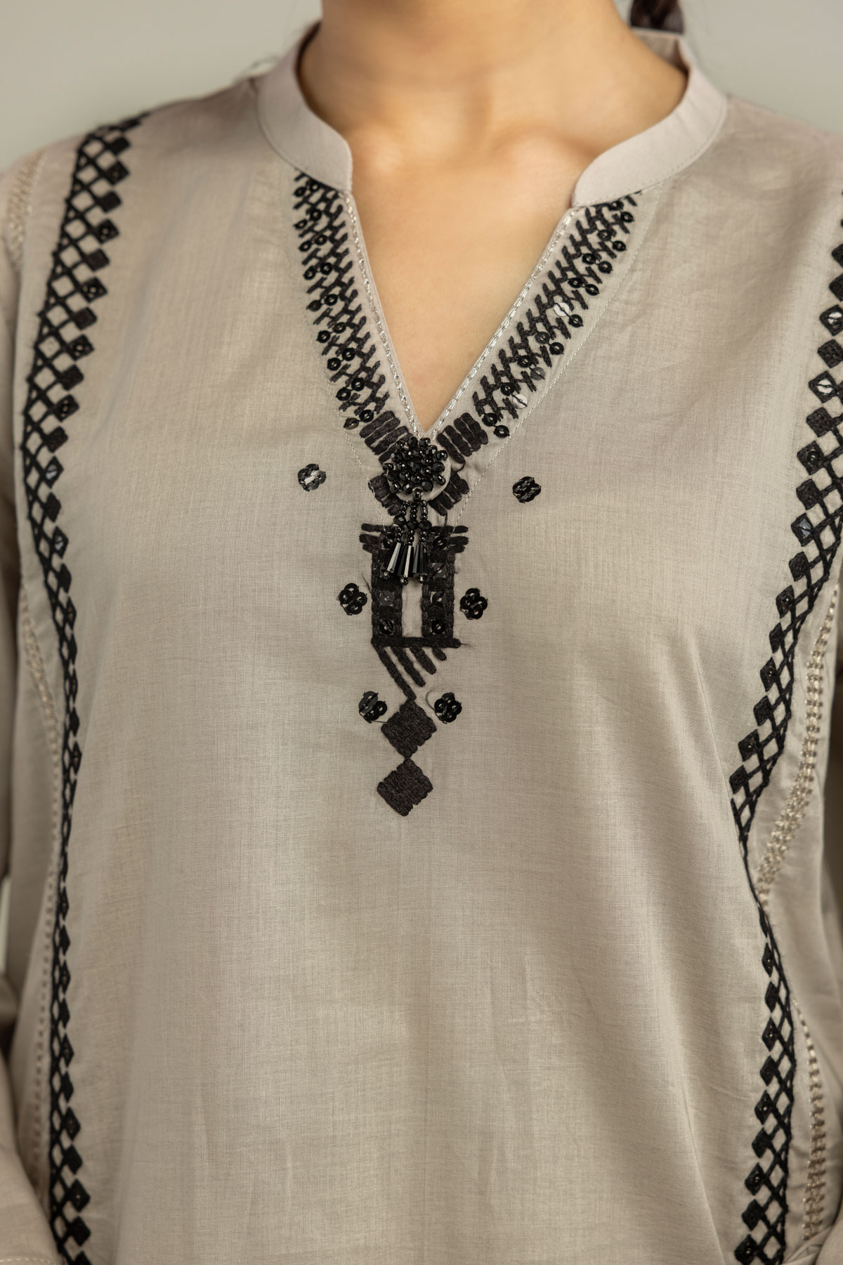 Embroidered Cambric Cambric V-Neck Kurta - 1-26-102-A-F-VG