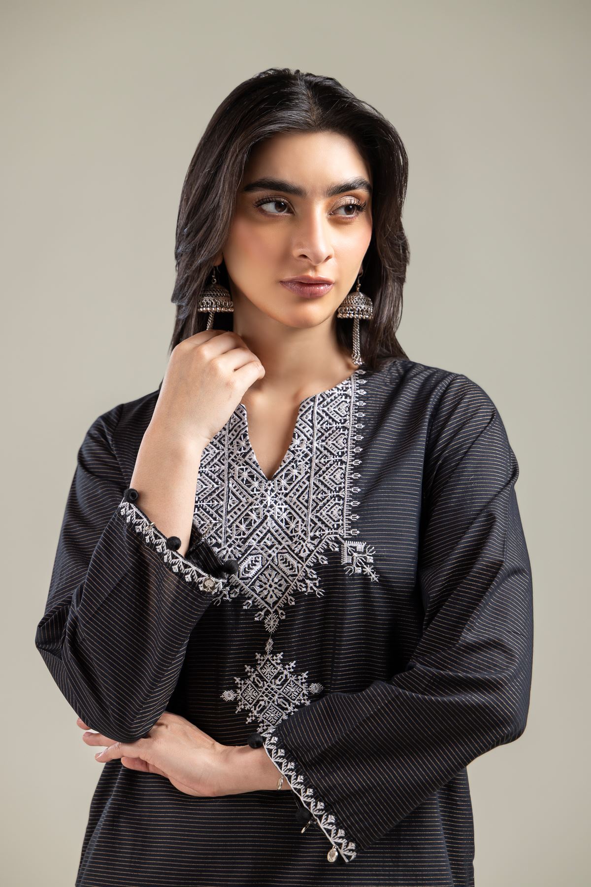 Embroidered Mesuri V-Neck Black Kurta - T-A22-26-120FF1-VG