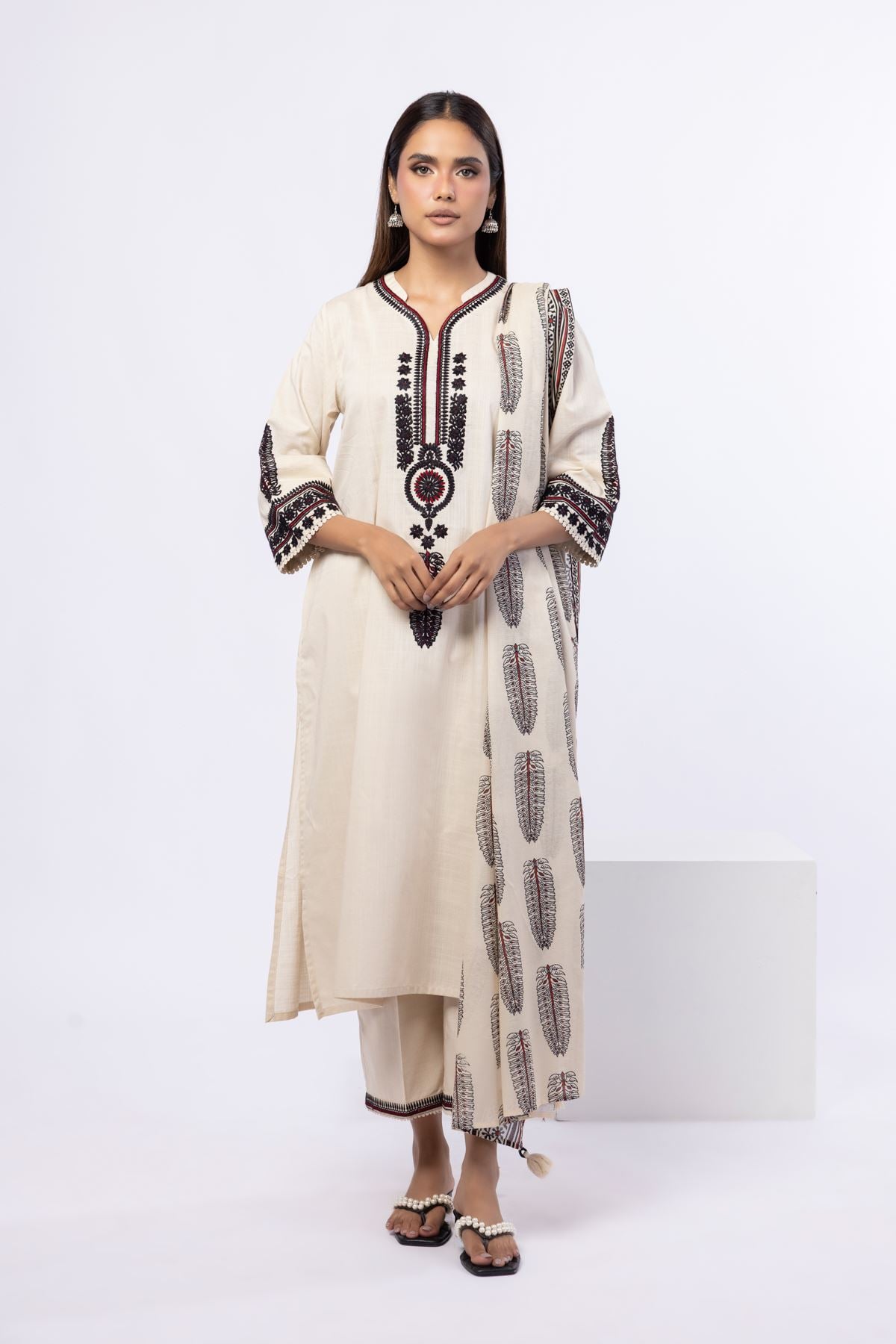 Embroidered Crosshatch Poplin Pants - 25-08-12E8-06SA-VG