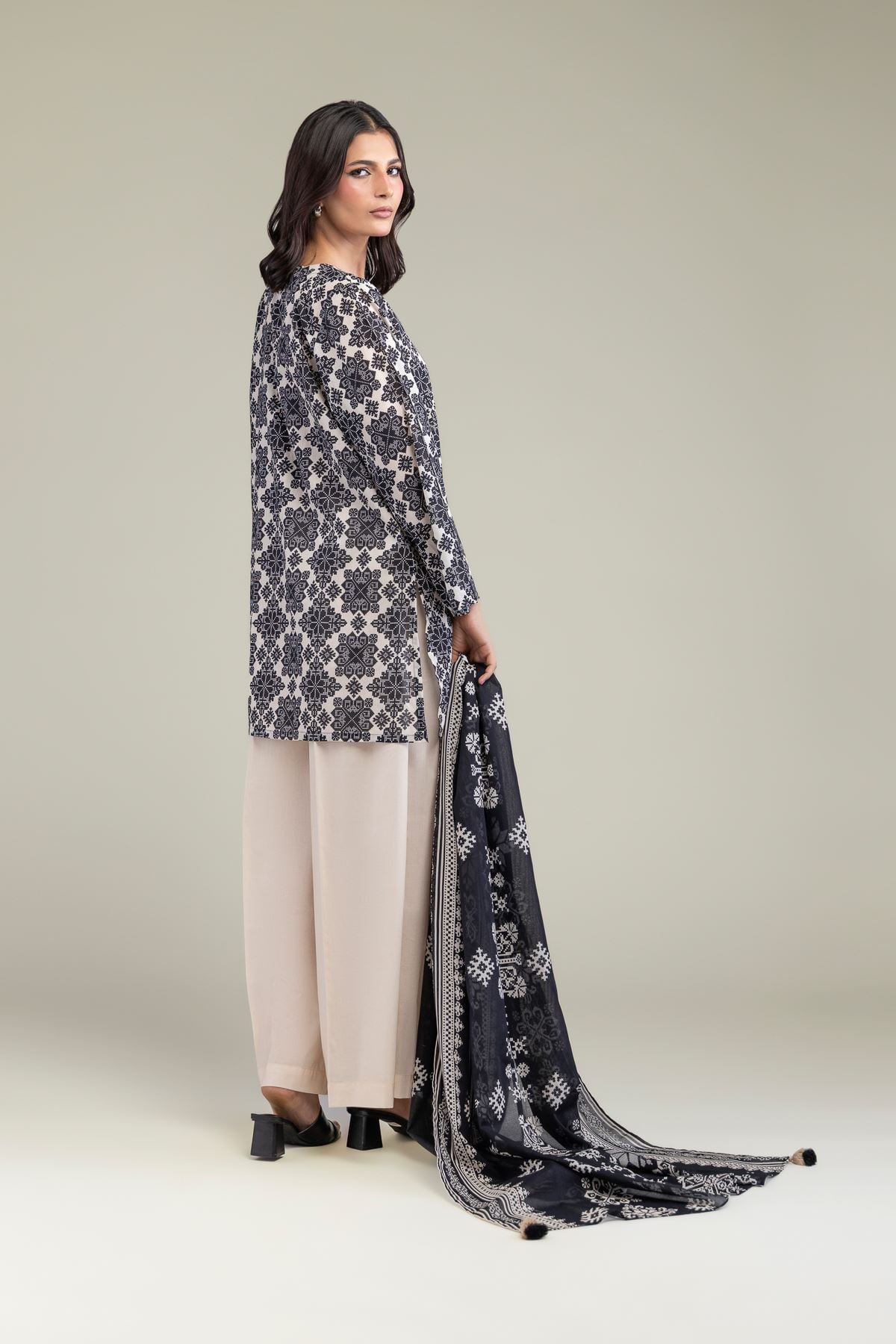 Printed Lawn 3-Piece Tailored Lawn - 1-26-250-B-H1-VG