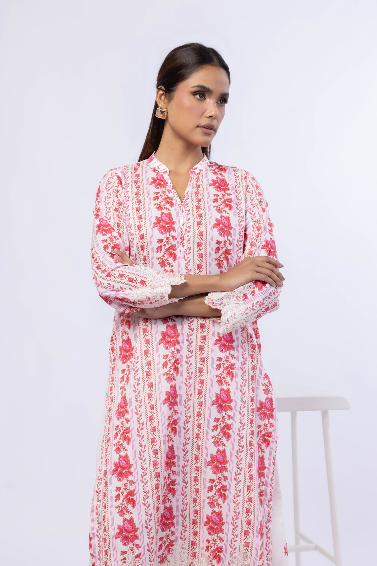 Embroidered Cambric Kurta - 25-08K3-06TA-VG