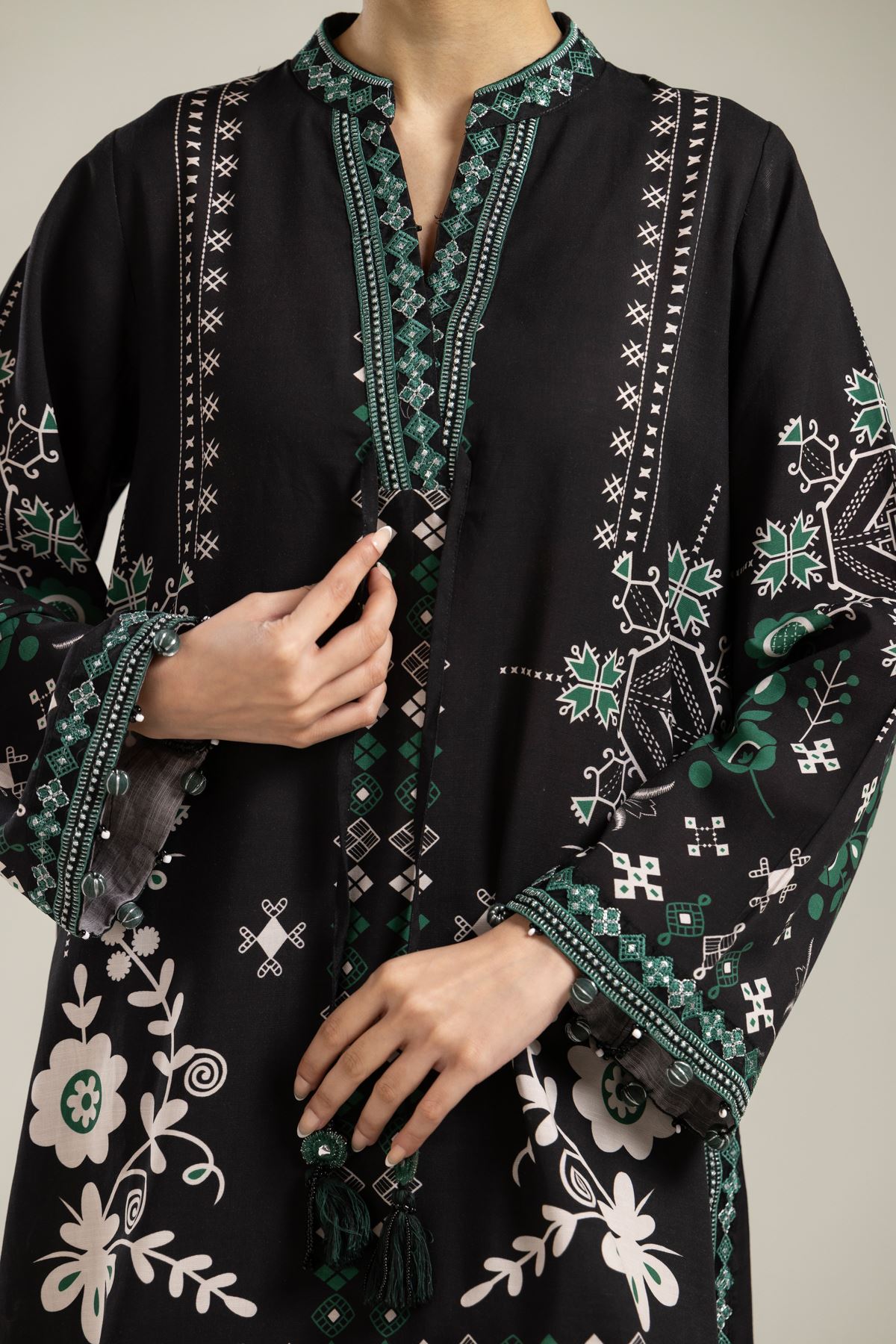 Embroidered Raw Silk Black V-Neck Kurta - 25-09-11E3-01TA-VG