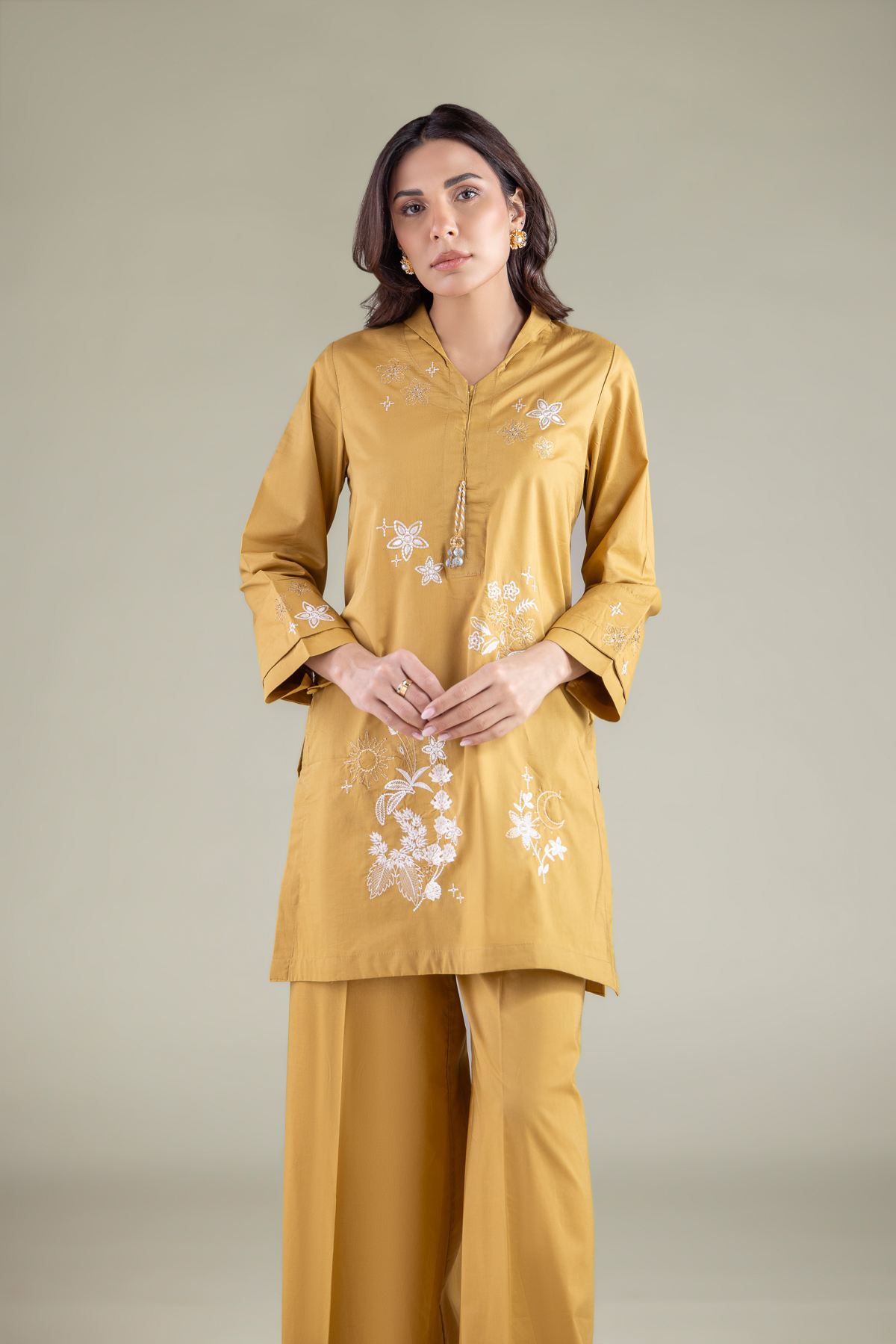 Embroidered Cambric Kurta - 2-26-104-A-E-VG