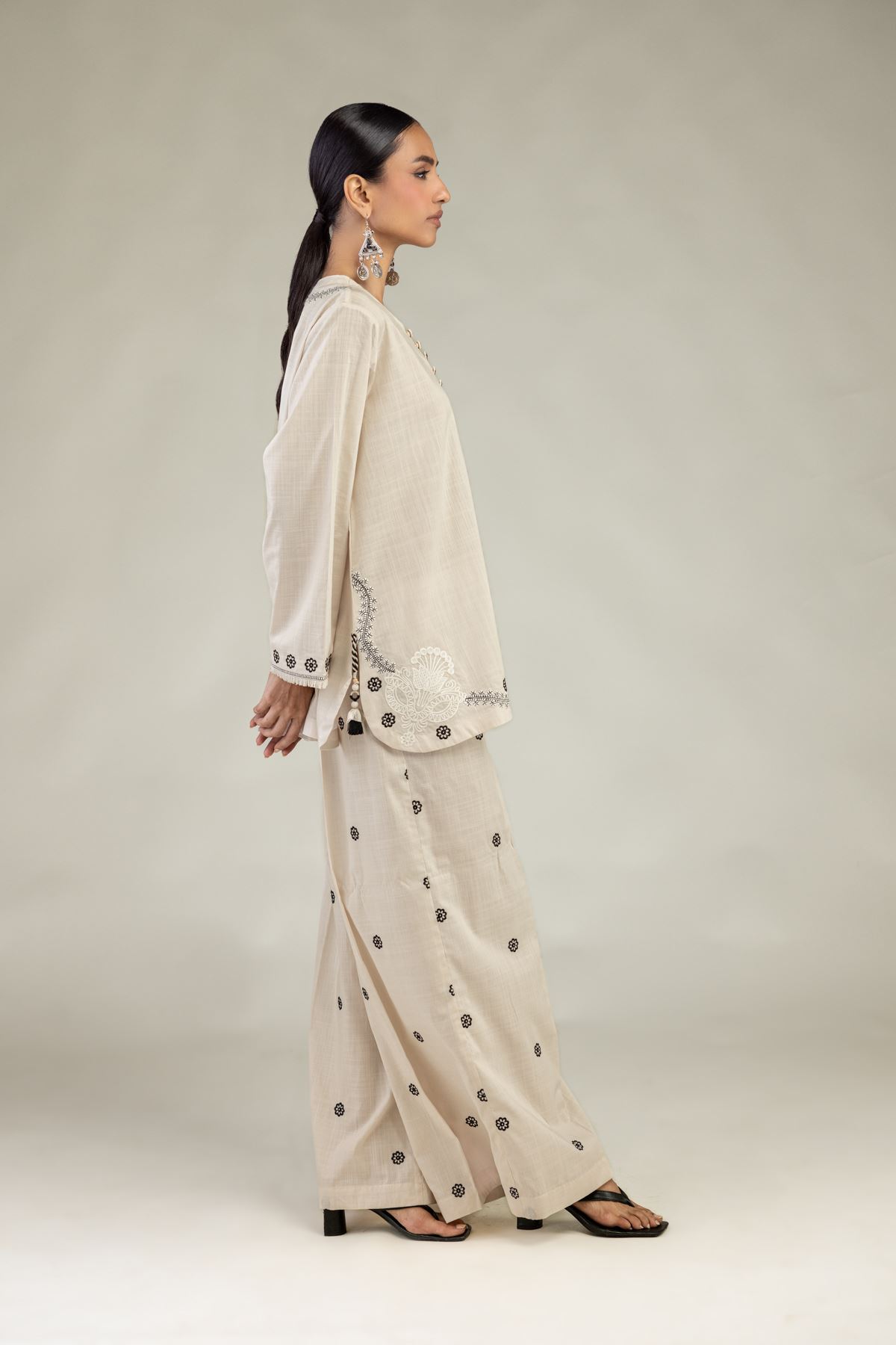 Textured Cotton Embroidered Textured Cotton Pants - 1-26-226-A-I1-VG