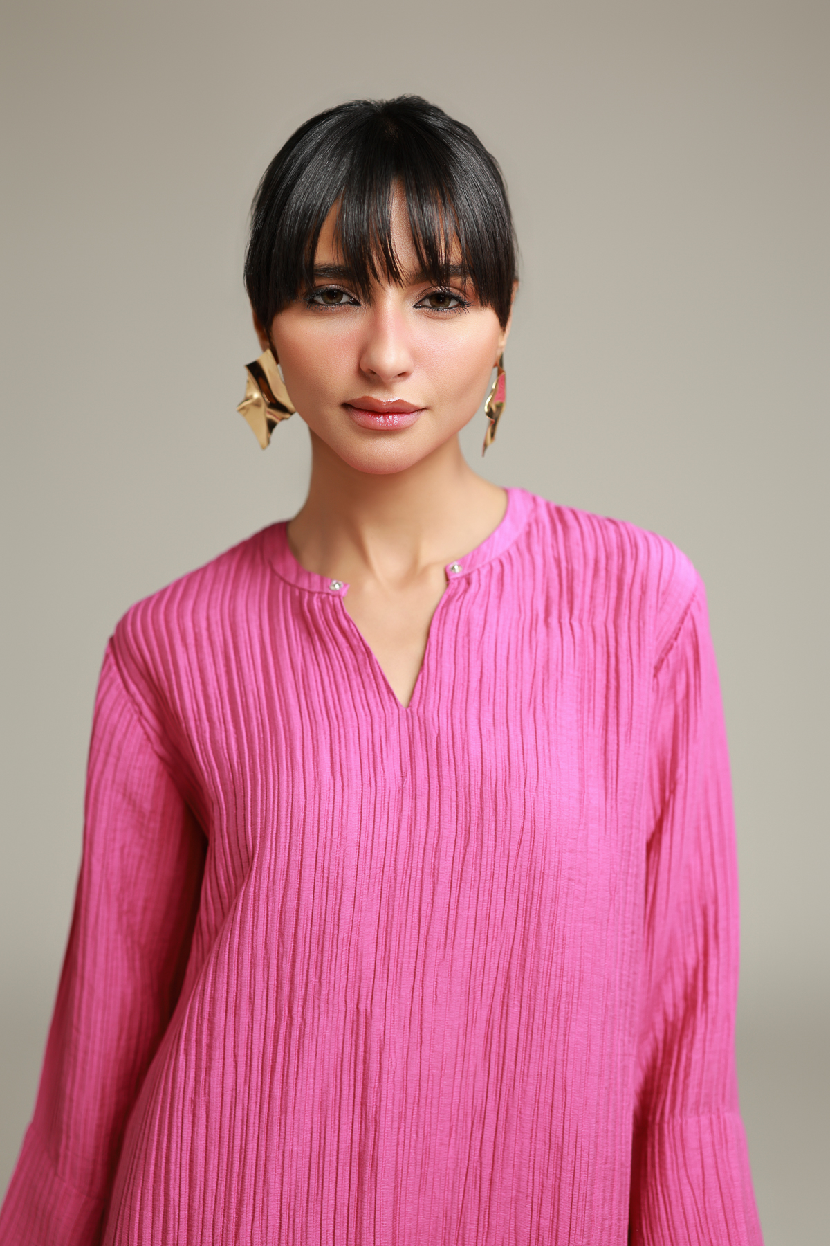 Dyed Blended Crinkle V-Neck Short Kurta - 26-02-1E13-02TA-VG