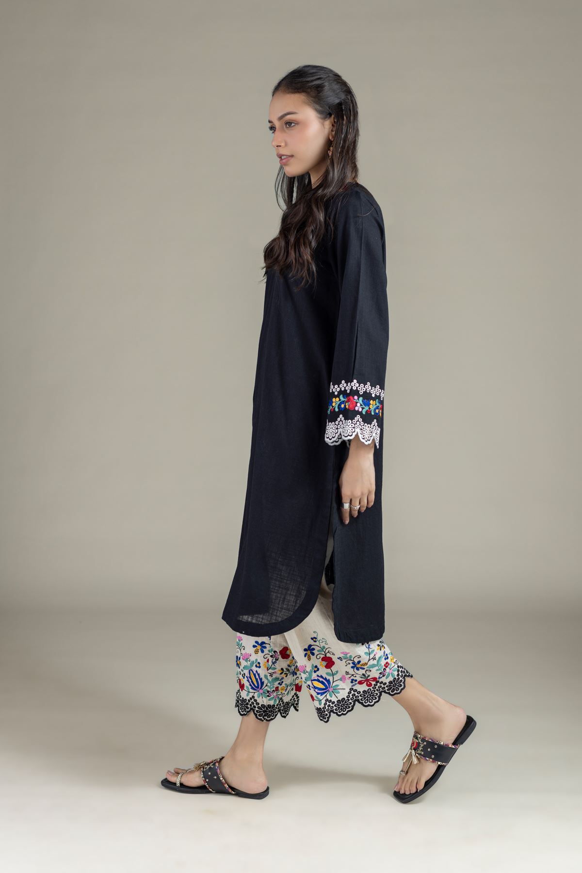 Embroidered Heavy Textured Cotton Pants - 25-04E48-07TA-VG