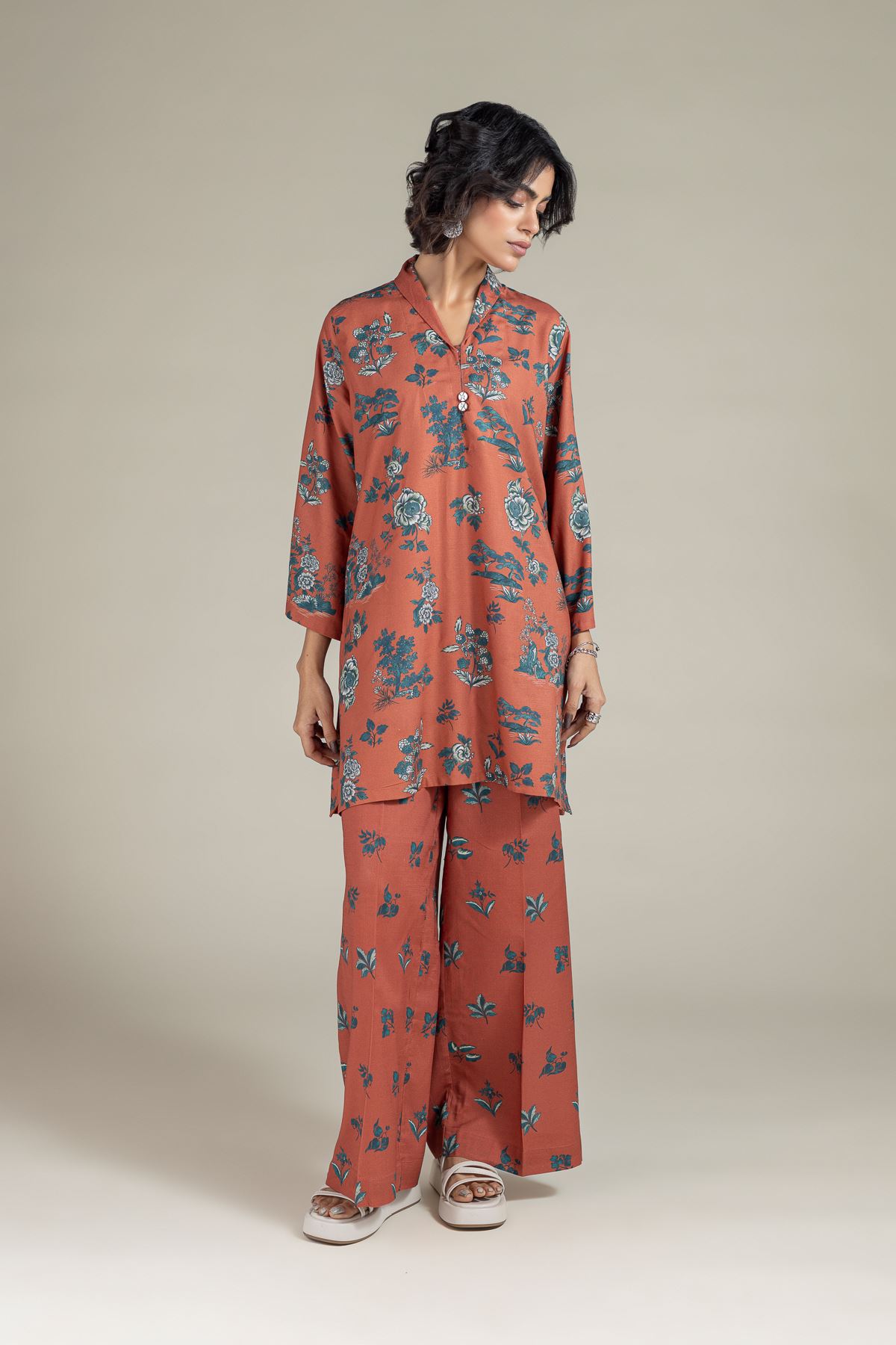 Embroidered Raw Silk Pants - R-25-05E62-08TB-VG